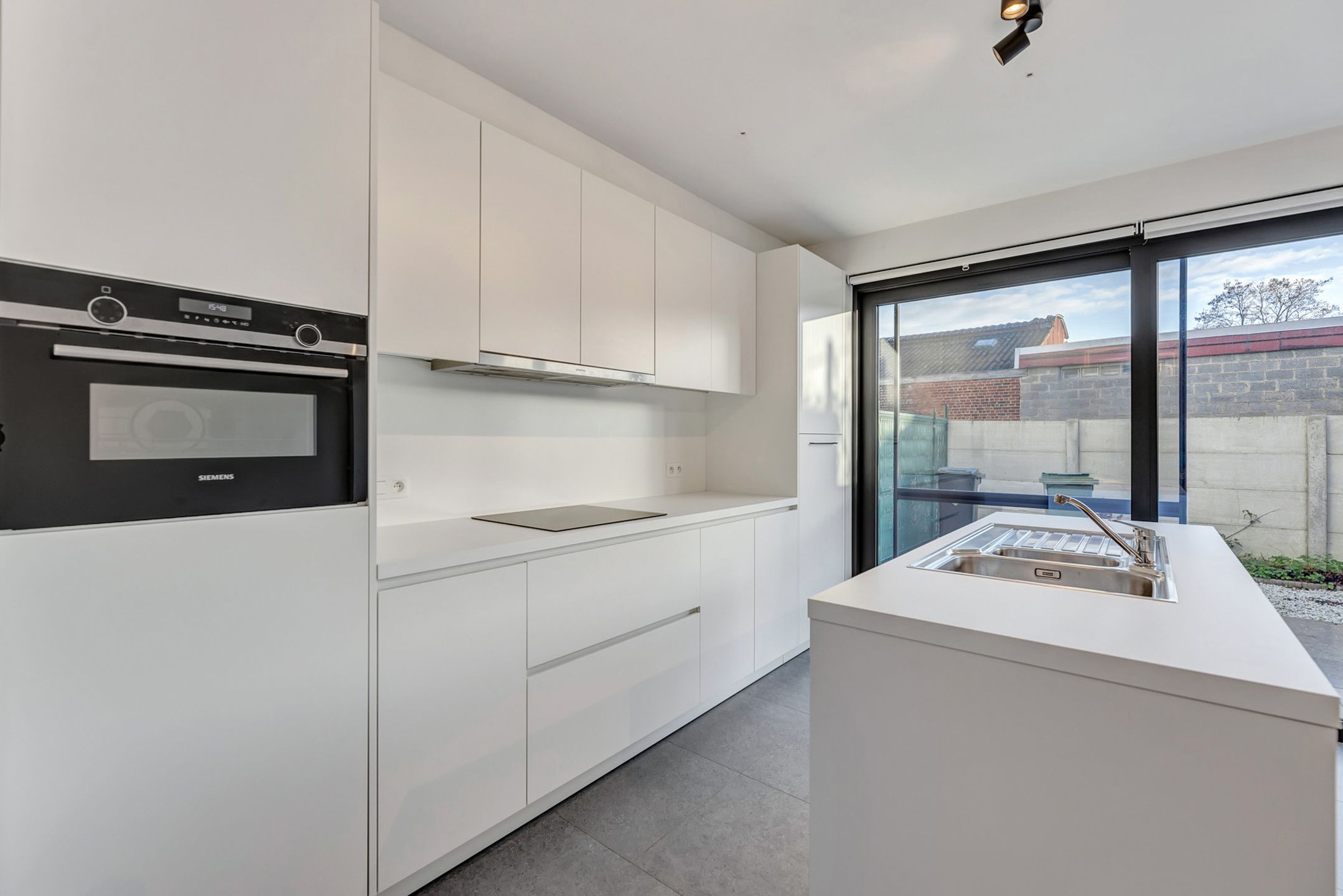 Nieuwbouwwoning met garage op rustige ligging foto 5