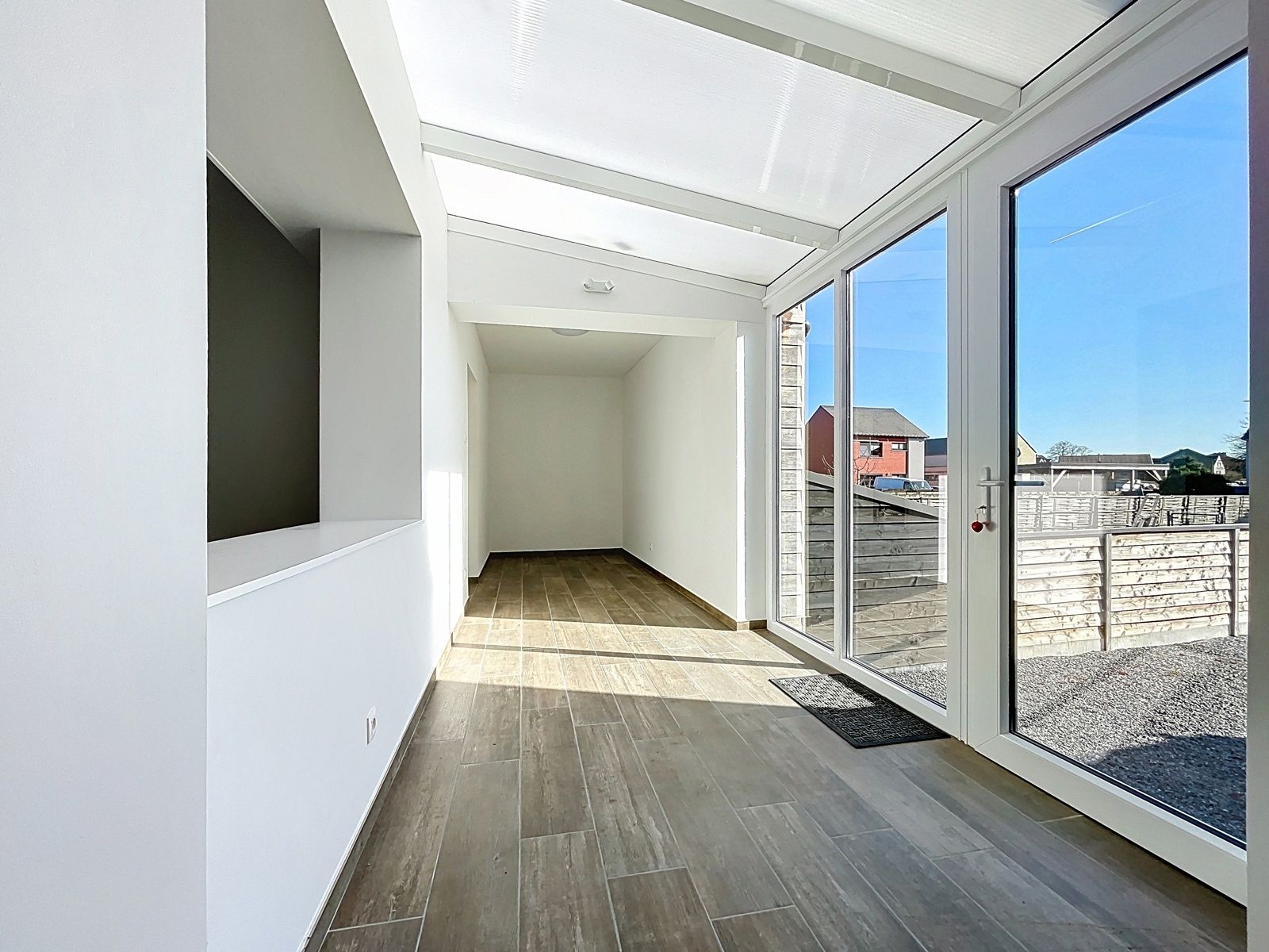 Ruim, gerenoveerd en zuinig huis met praktijk/handelsruimte foto 5