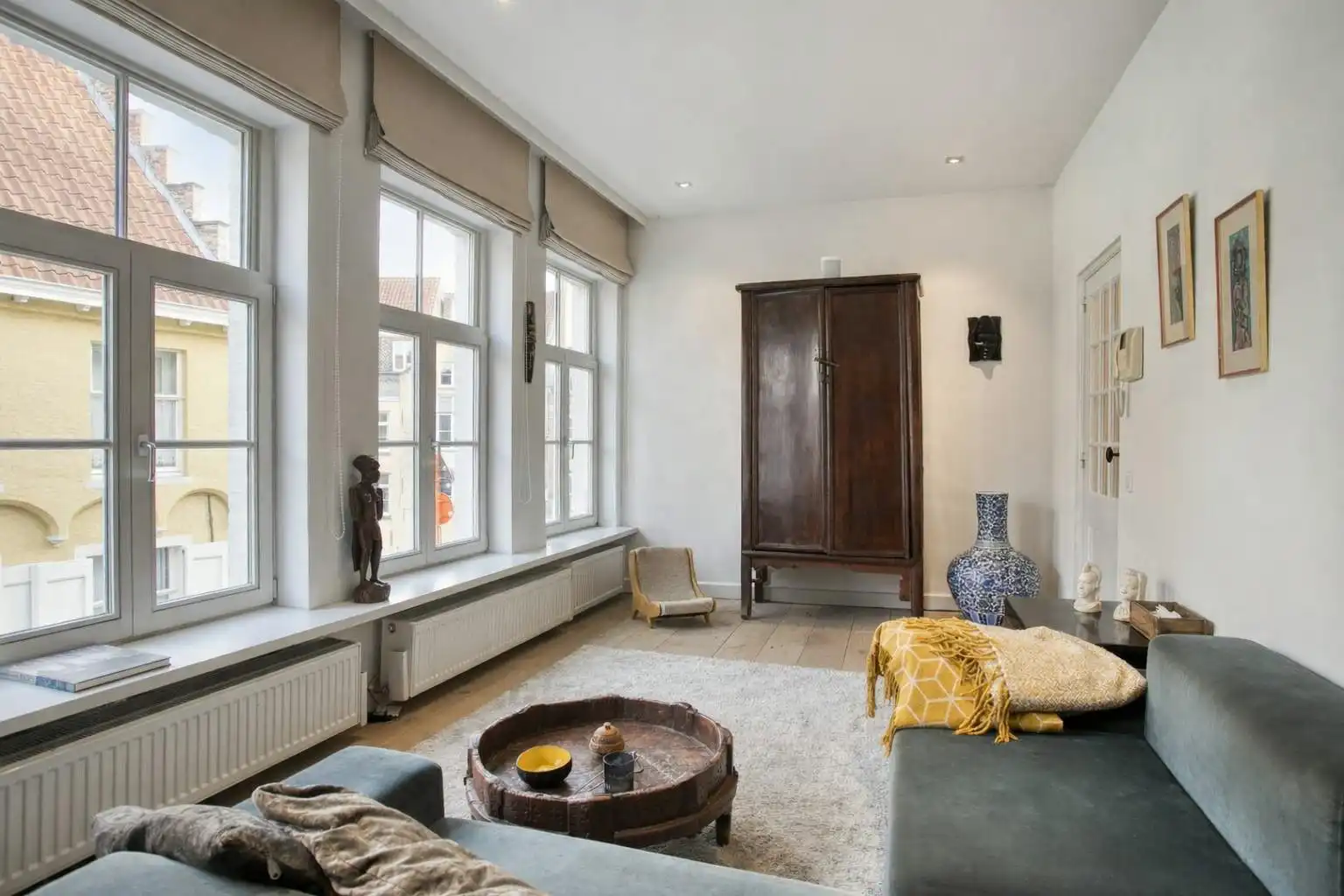 Uniek gerenoveerde herenwoning in Brugge met 3 slaapkamers foto 6