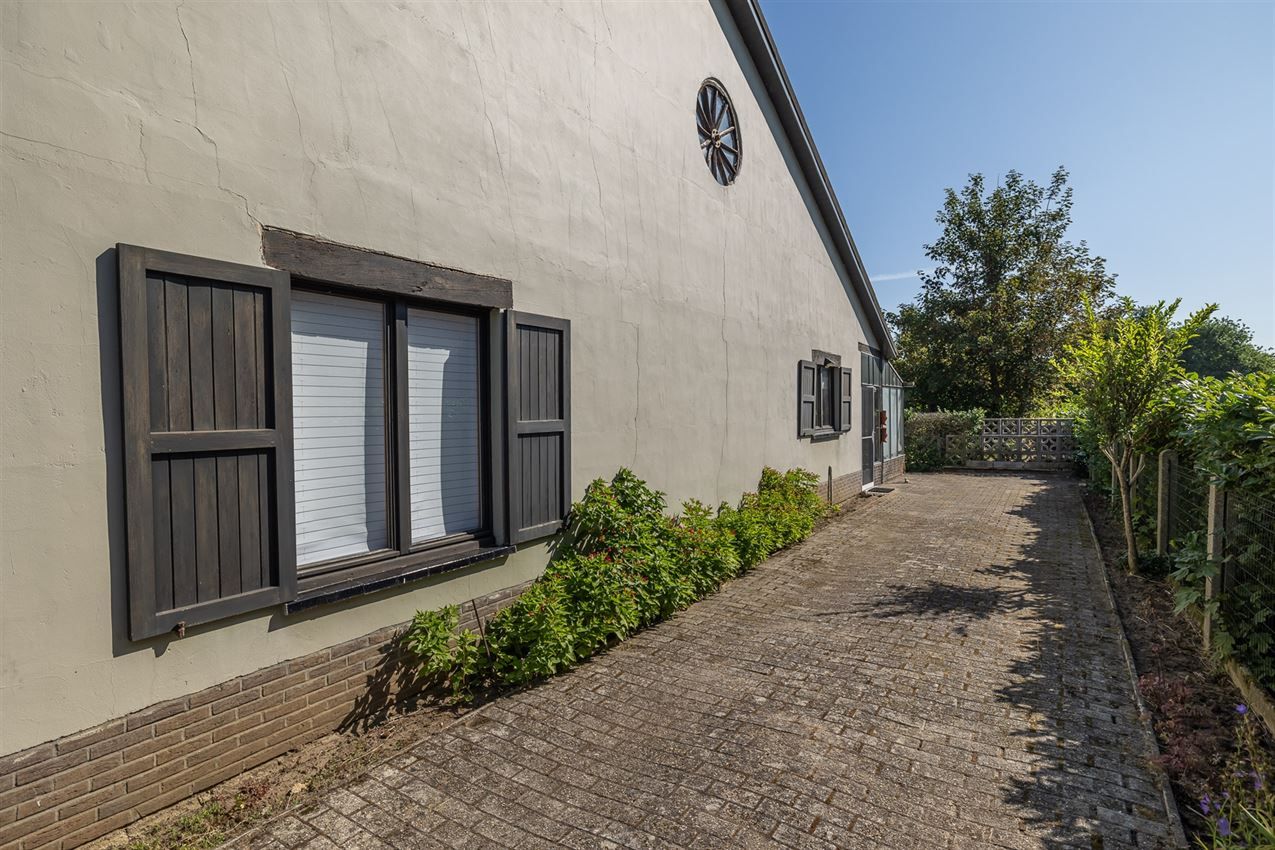 3slk., grenzend aan agrarisch gebied, doodlopende straat foto 33