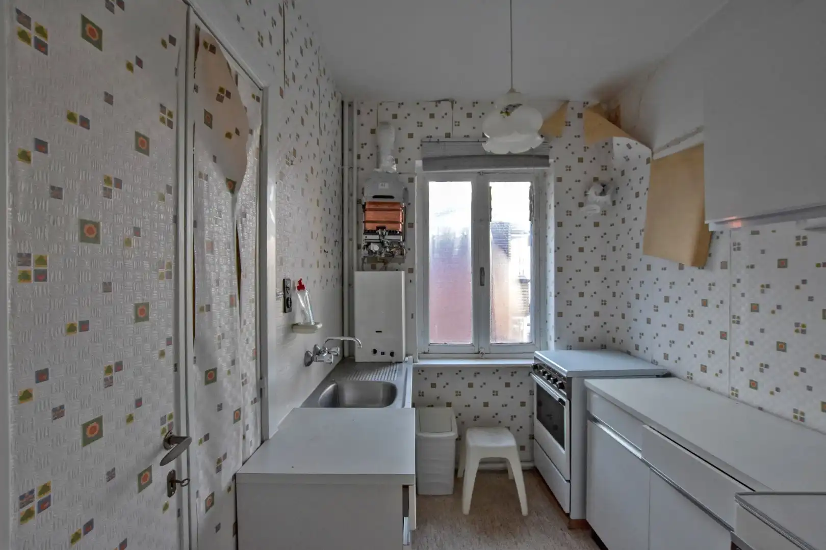 Te renoveren appartementsgebouw op 300m van de zee te Koksijde.  foto 12