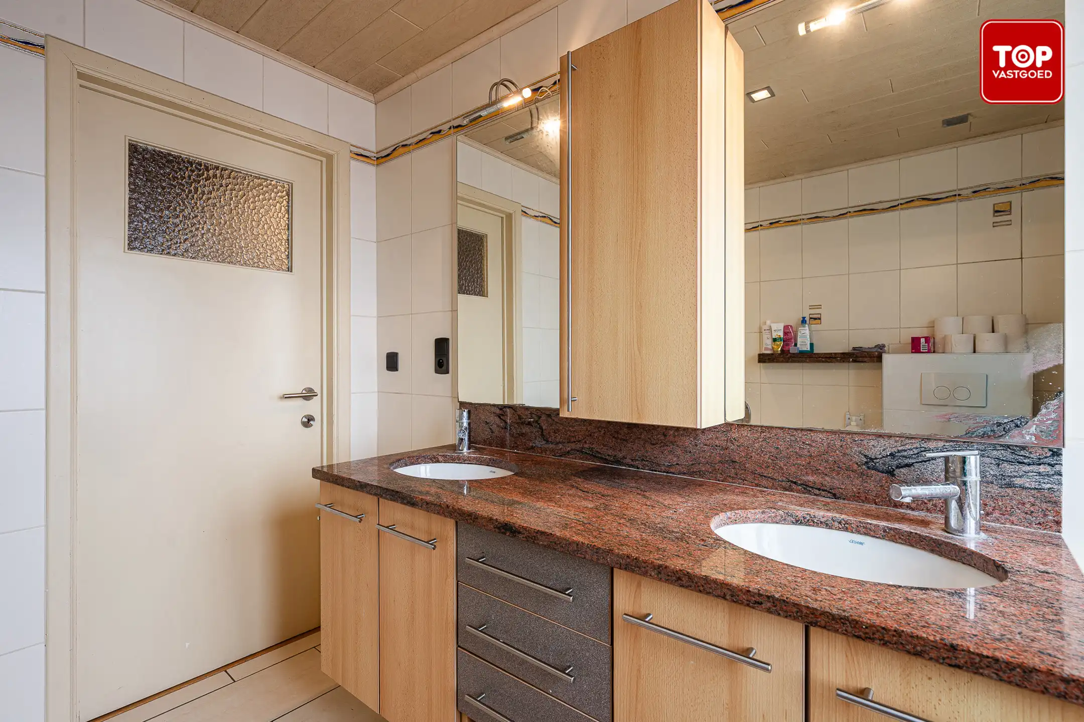 Instapklare halfopen woning in een gezinsvriendelijke buurt. foto 18