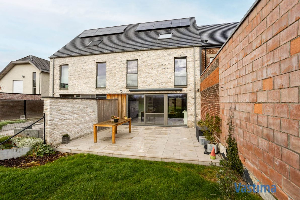 Recente gezinswoning met ruimte, comfort én een uitstekende ligging foto 25