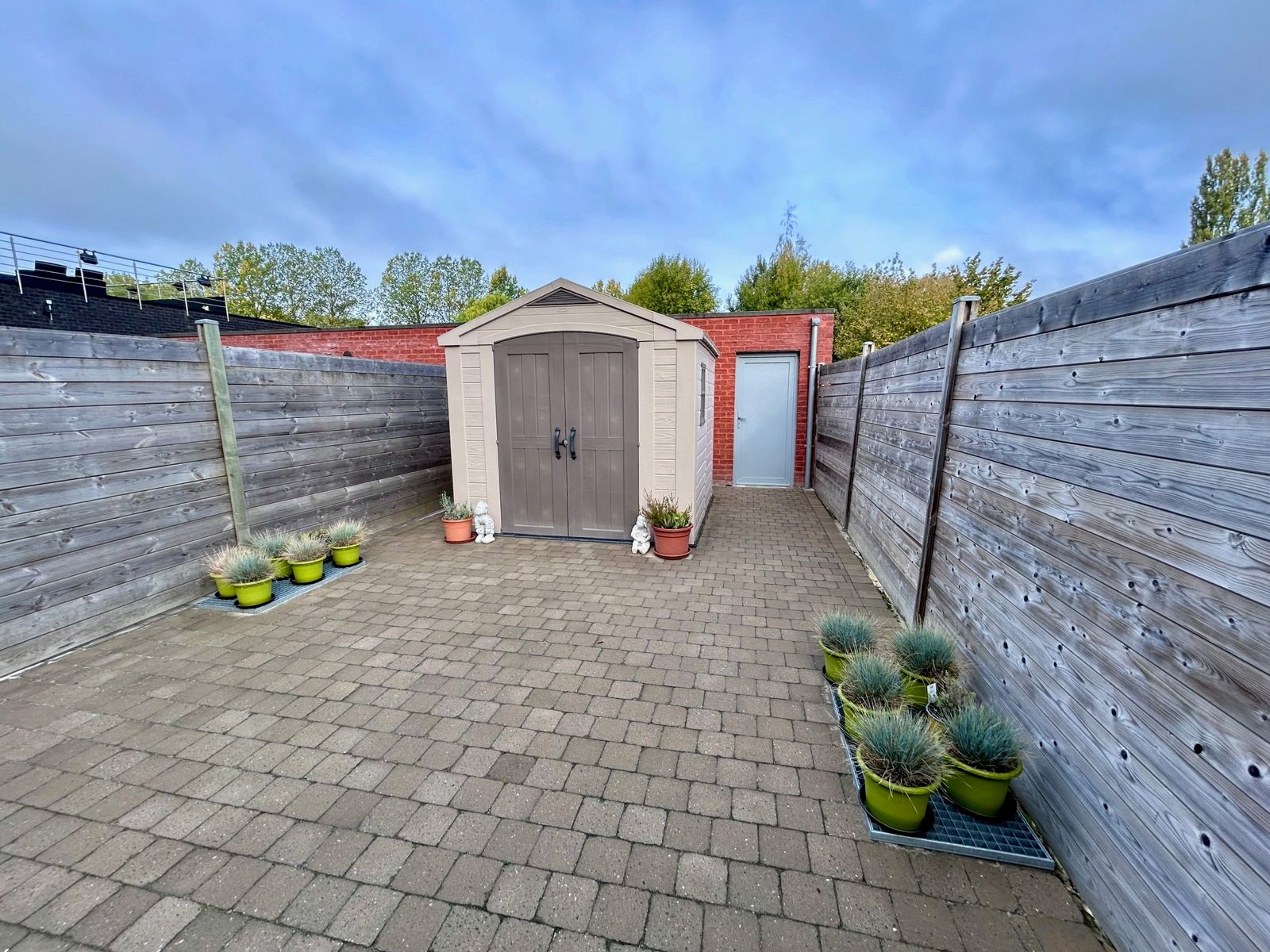 Instapklaar, gelijkvloers appartement met garage foto 23