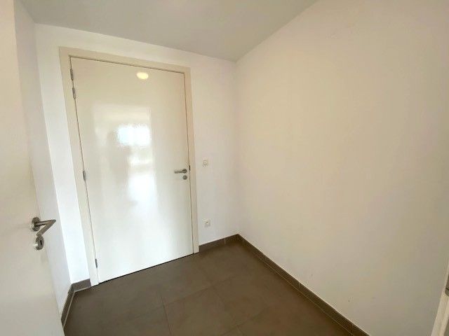 Topligging 1 slpka appartement + terras + autostaanplaats centrum Geel foto 4