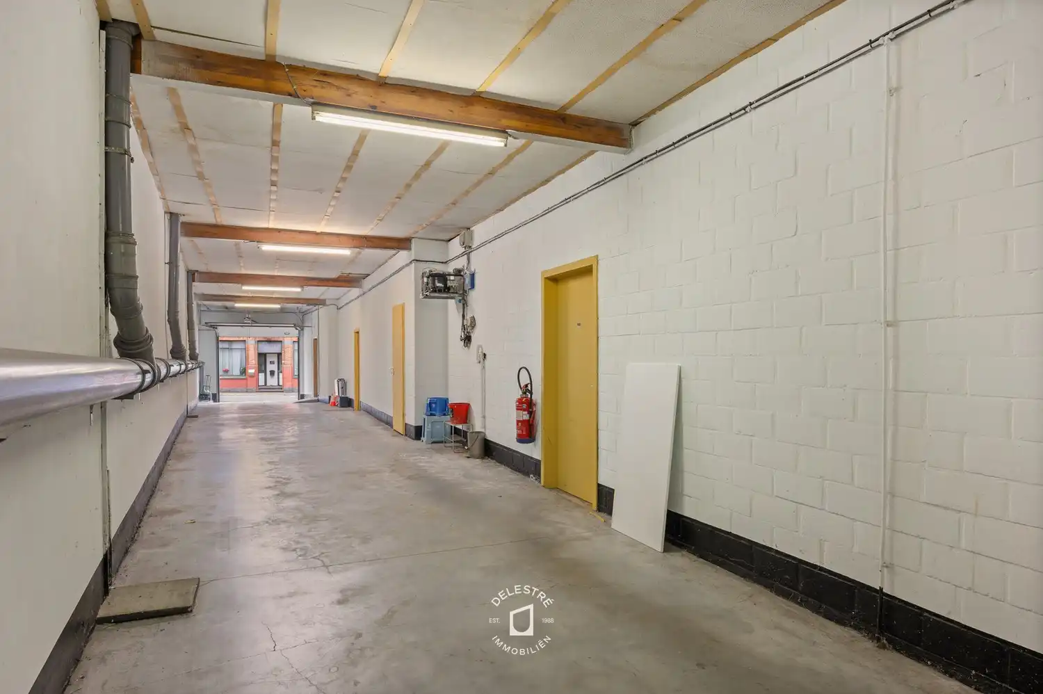 Multifunctioneel gebouw te koop op commerciële topligging te Onkerzele foto 19