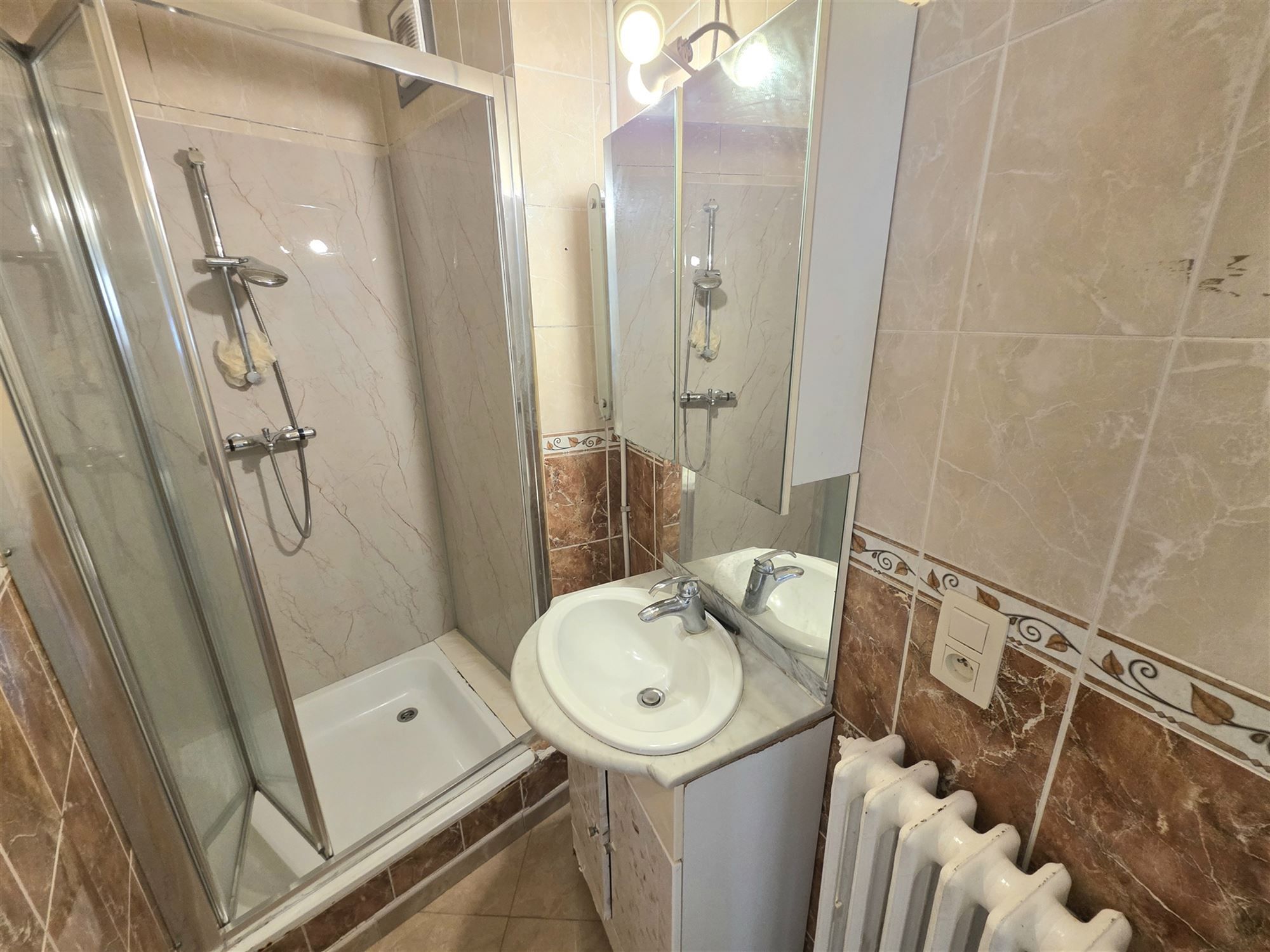 Ruim en Instapklaar Gelijkvloers Appartement in het Centrum  foto 14