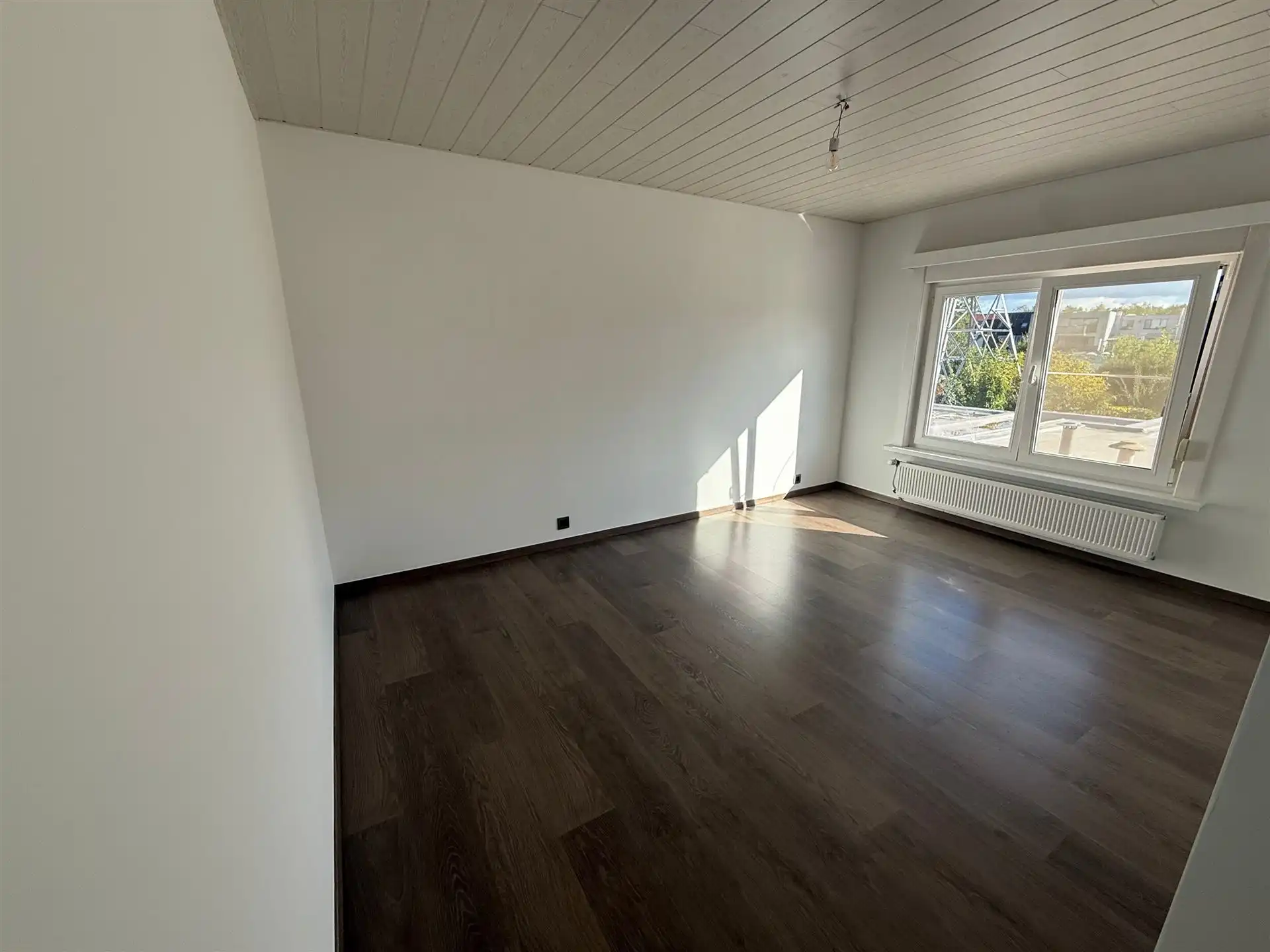 Zeer ruime woning met 3 slpk en tuin op een rustige locatie! foto 11
