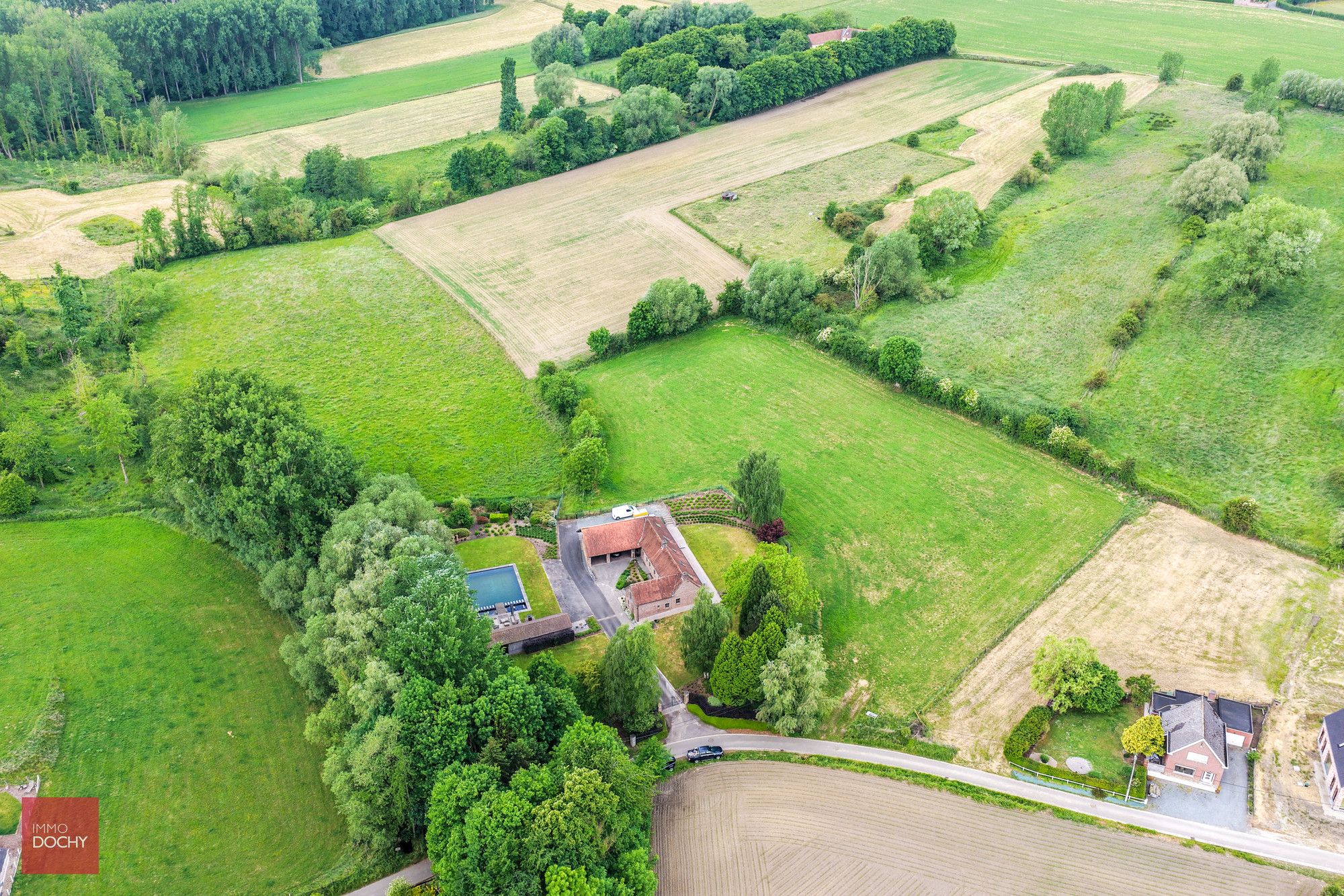 Zeer rustig gelegen instapklaar landhuis met zwemvijver foto 6