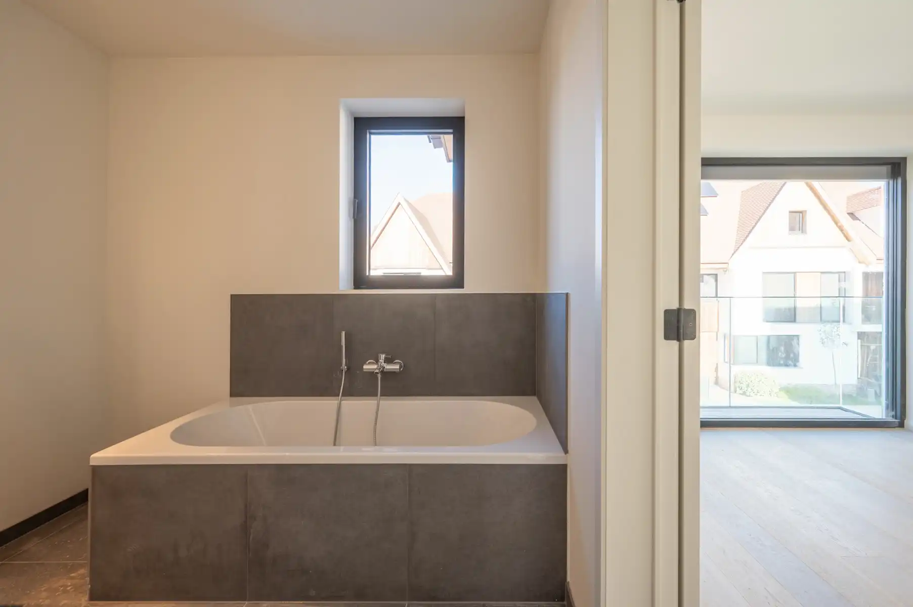 Nieuwbouw - ongemeubelde koppelvilla in rustige,  residentiële wijk te Knokke-Heist  foto 20