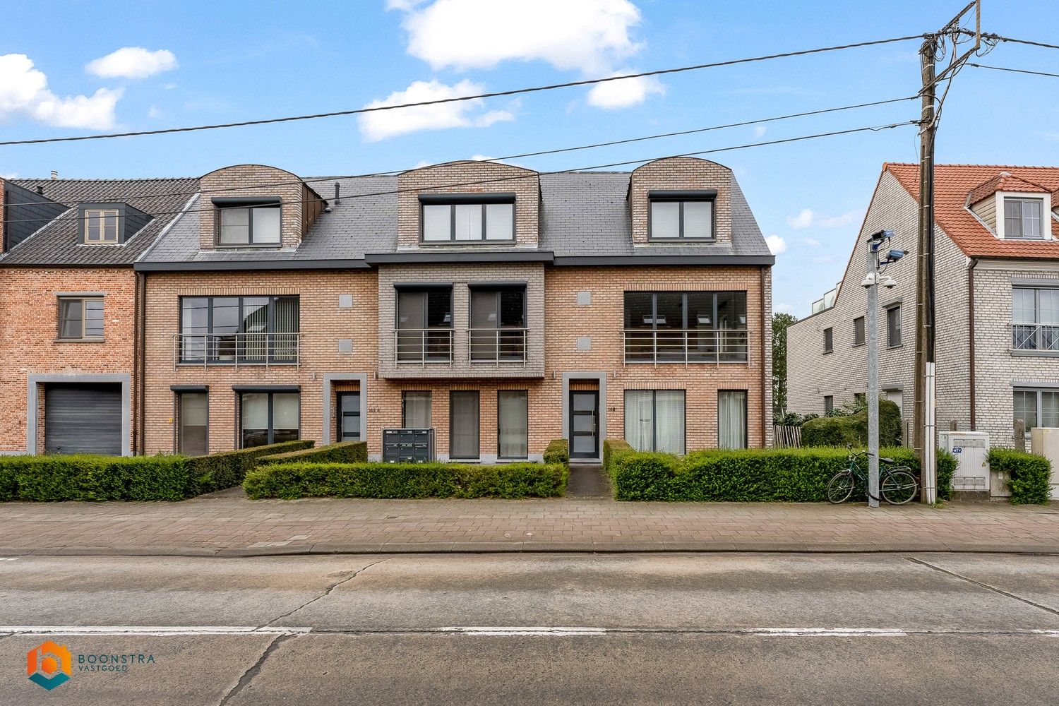 Instapklaar gelijkvloers appartement met 2 slpkrs te Onze-Lieve-Vrouw-Waver foto {{pictureIndex}}