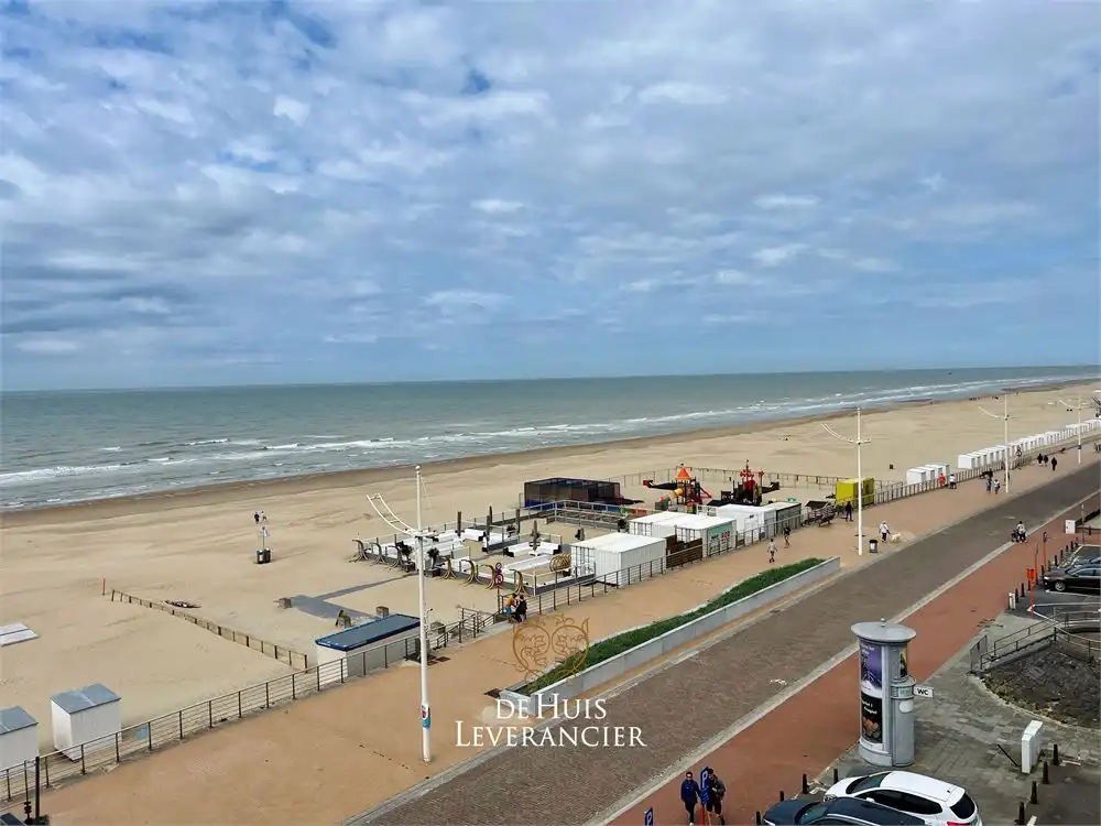 Droom gerust van wakker worden met zeezicht : ontdek jouw instapklare plekje op de Zeedijk in Koksijde foto 2