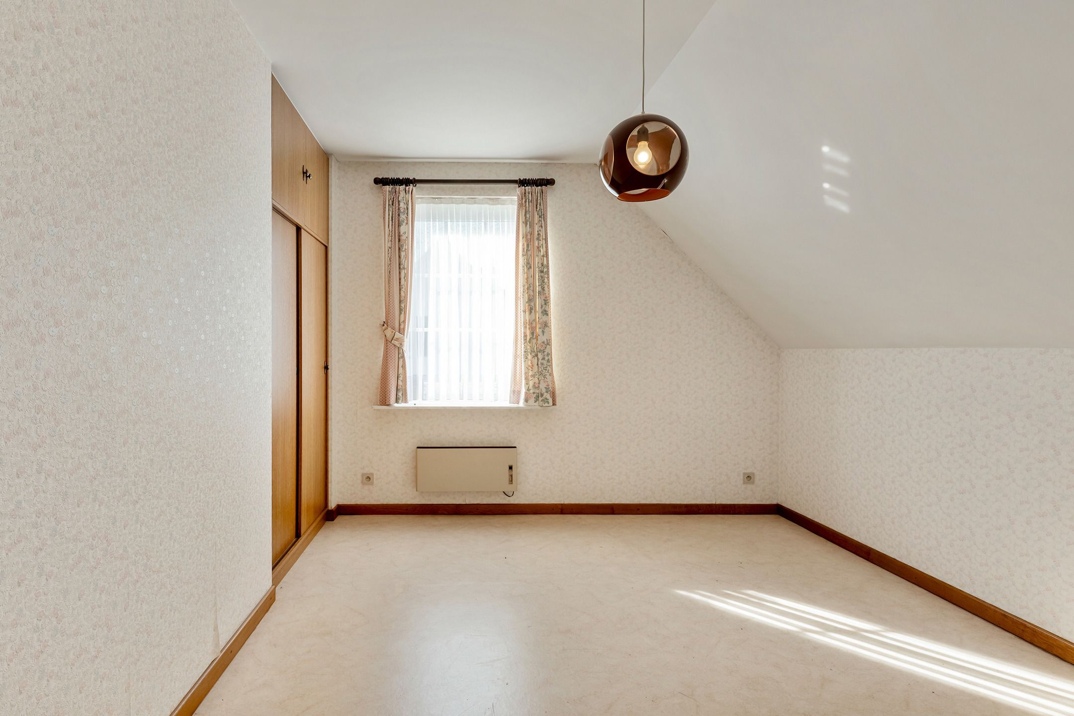 Te renoveren villa op toplocatie met veel potentieel! foto 11