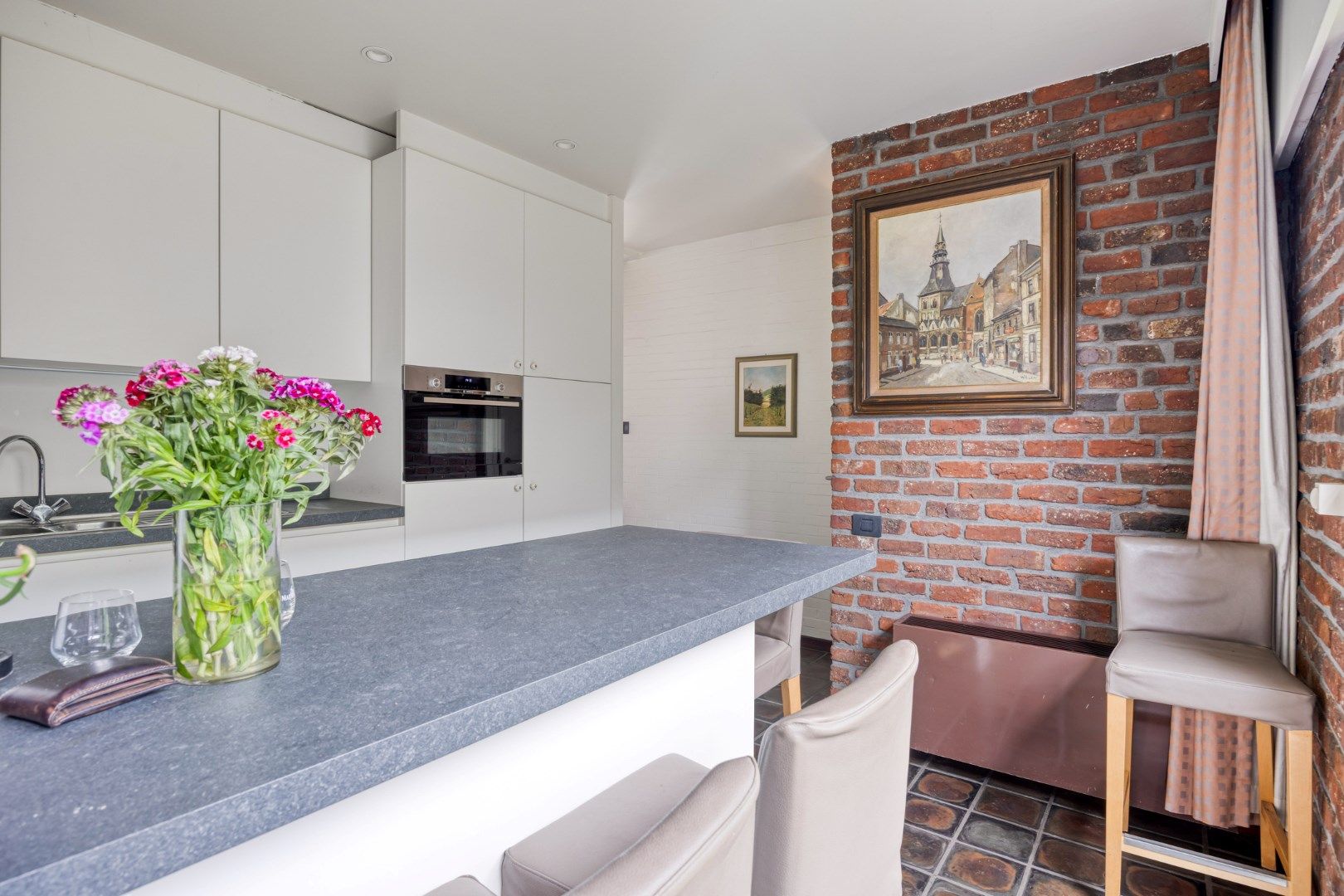 Gunstig gelegen instapklare woning op prachtig perceel van 10a88 ! foto 12