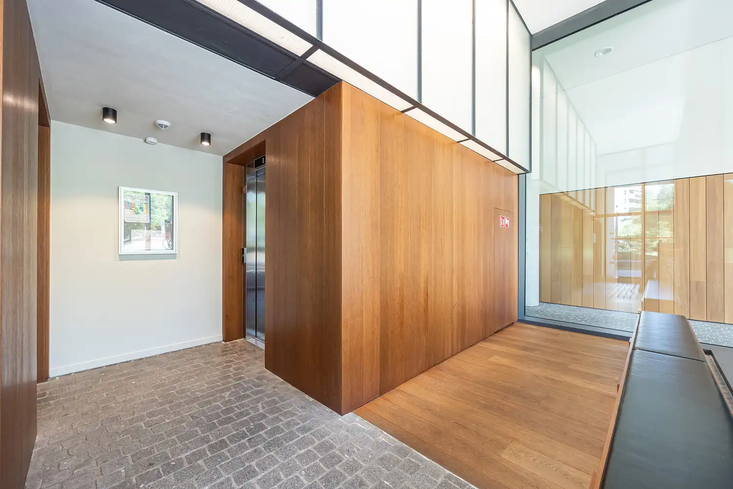 Luxueus en zorgeloos wonen op hoog niveau in de iconische Residentie Louise Marie - 2 slaapkamers en ruim terras (EPC A!) - verkoop onder het registratiestelsel! foto 9