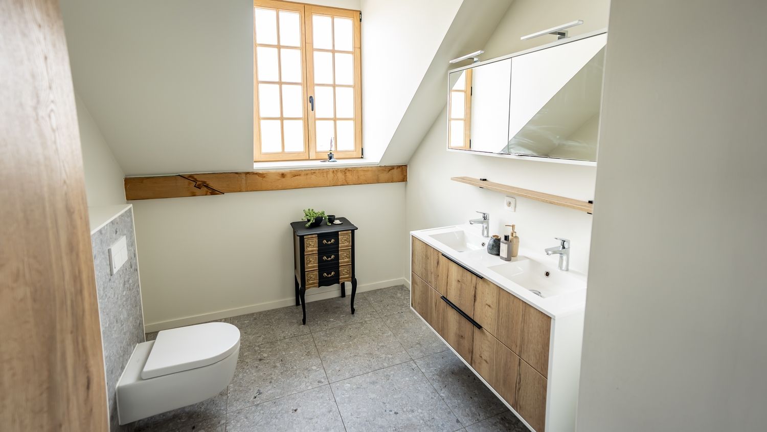 Charmant en landelijk penthouse met loftgevoel in het hart van Bocholt! foto 10