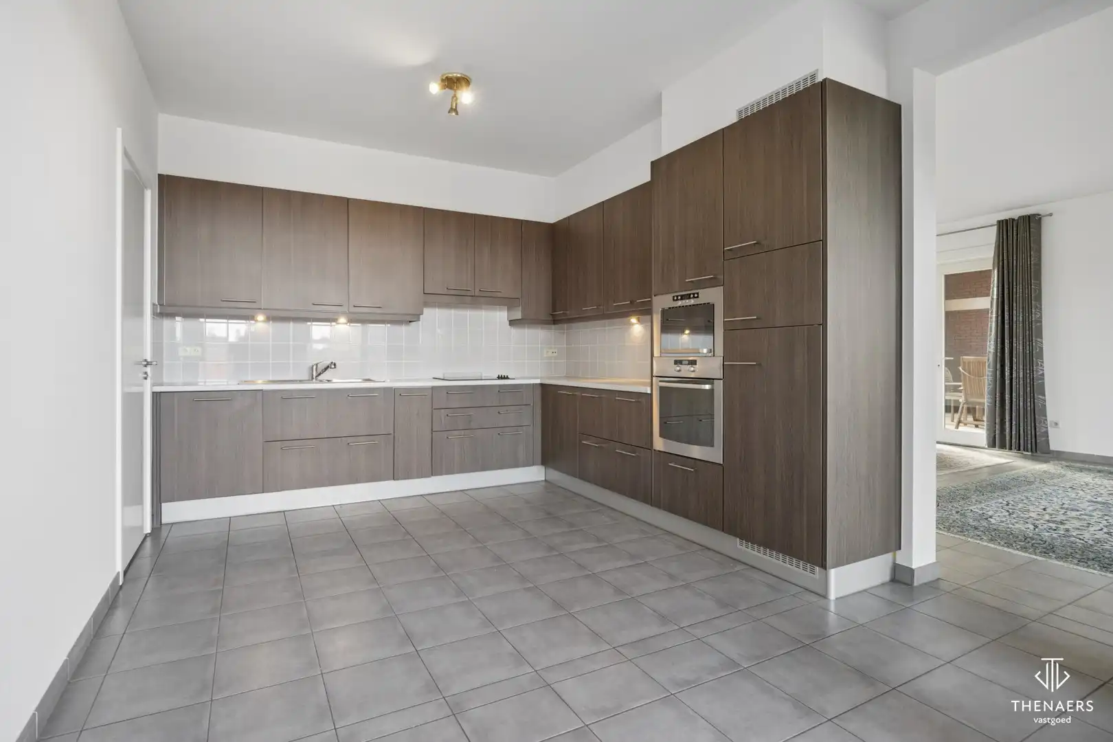 Ruim appartement van 166 m² met 2 terrassen en ondergrondse autostaanplaats in hartje Sint-Truiden. foto 9