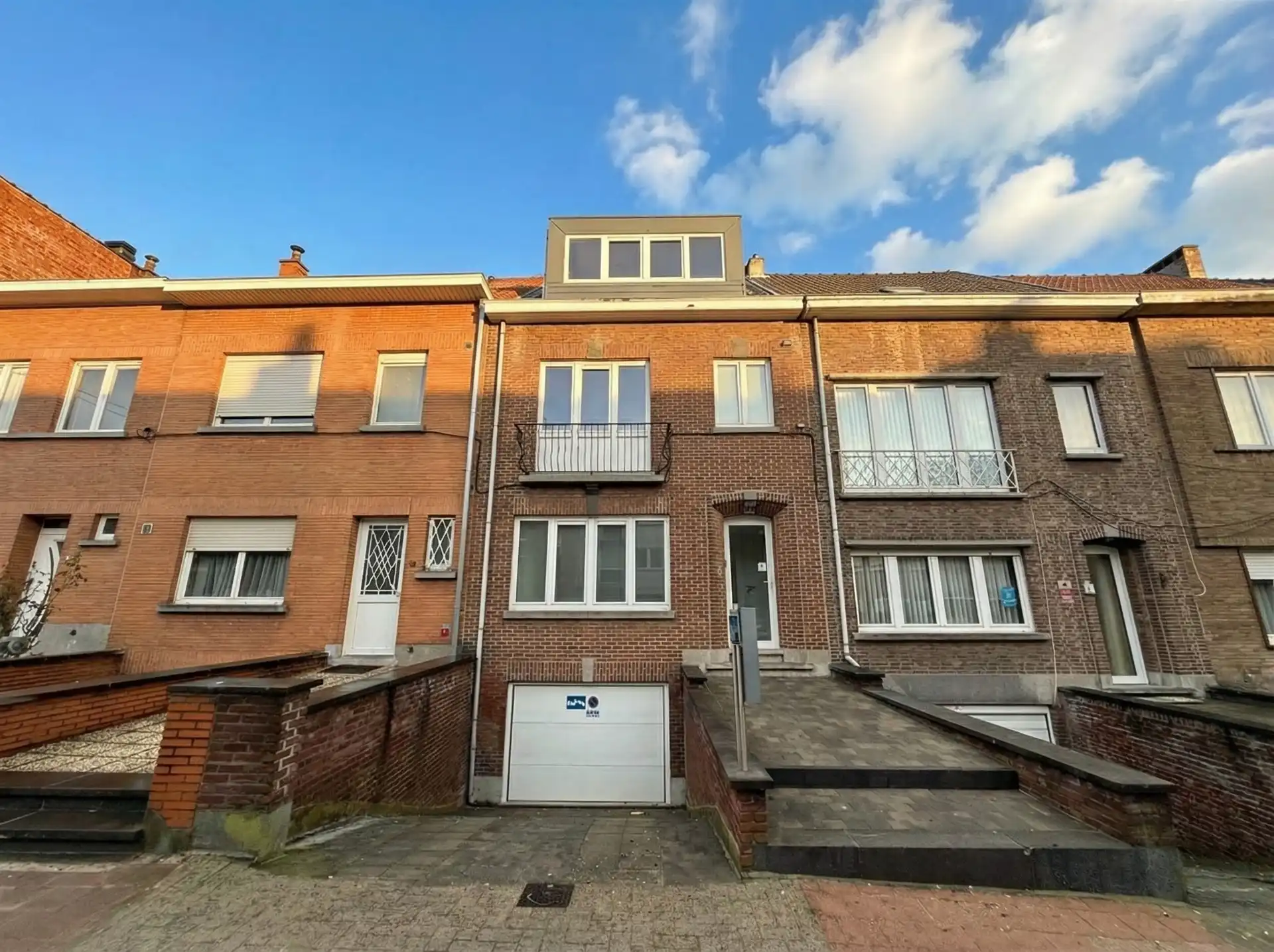 BEZOEKEN VOLZET: Duplex met 2 slaapkamers te huur in Wemmel. foto {{pictureIndex}}
