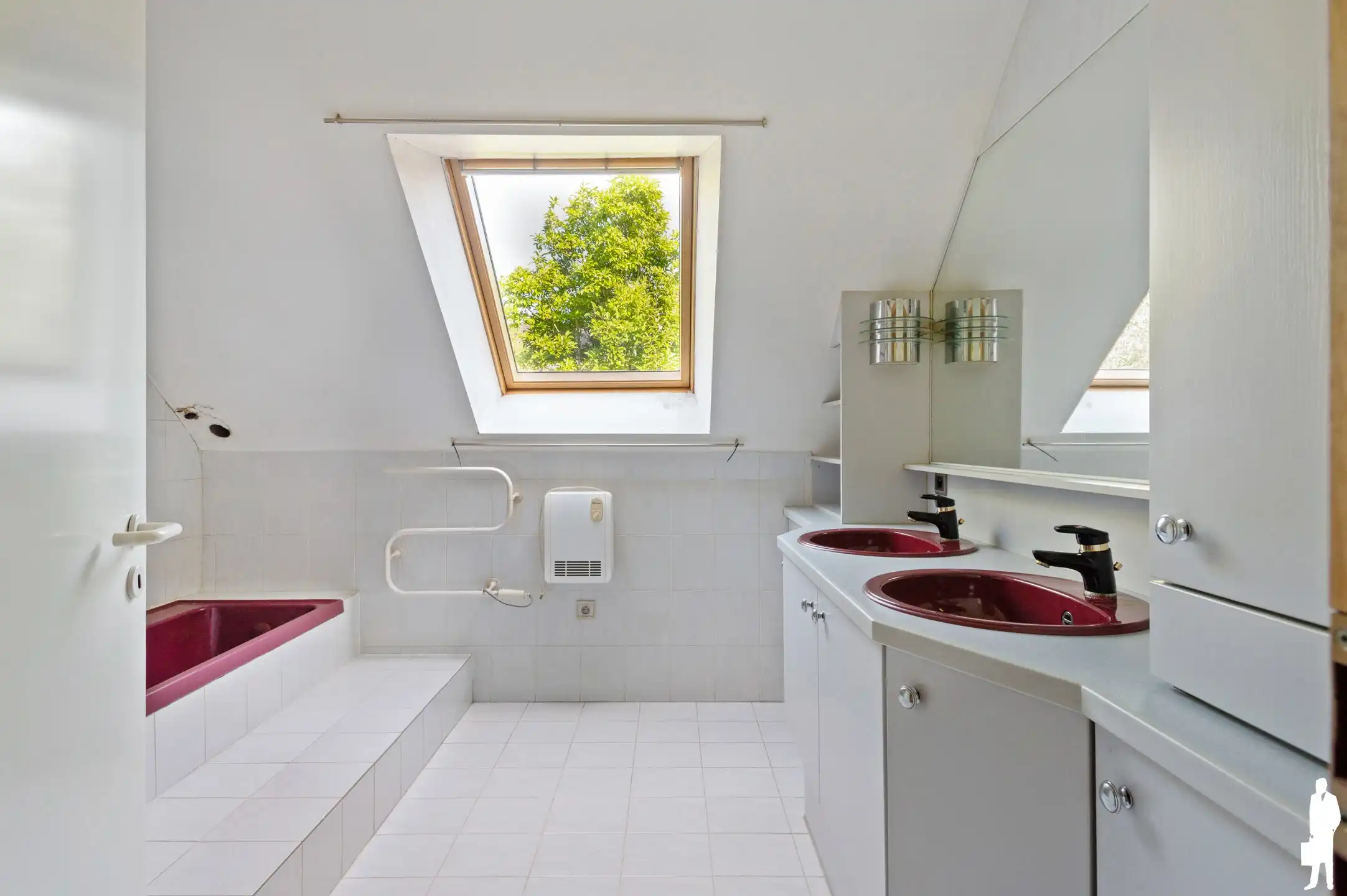 Te renoveren villa in doodlopende straat  foto 15