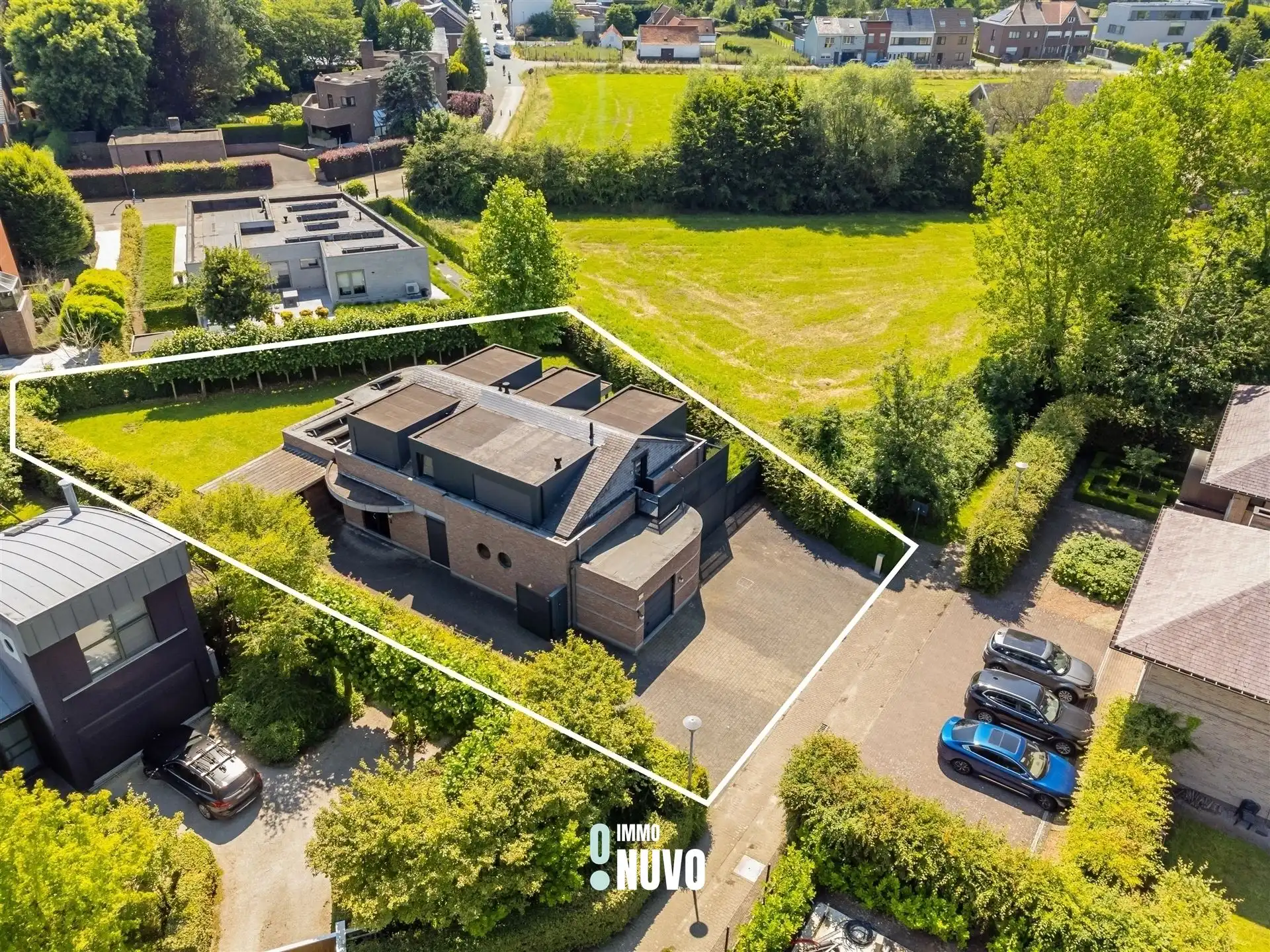 Moderne ruime villa te Aalst foto {{pictureIndex}}