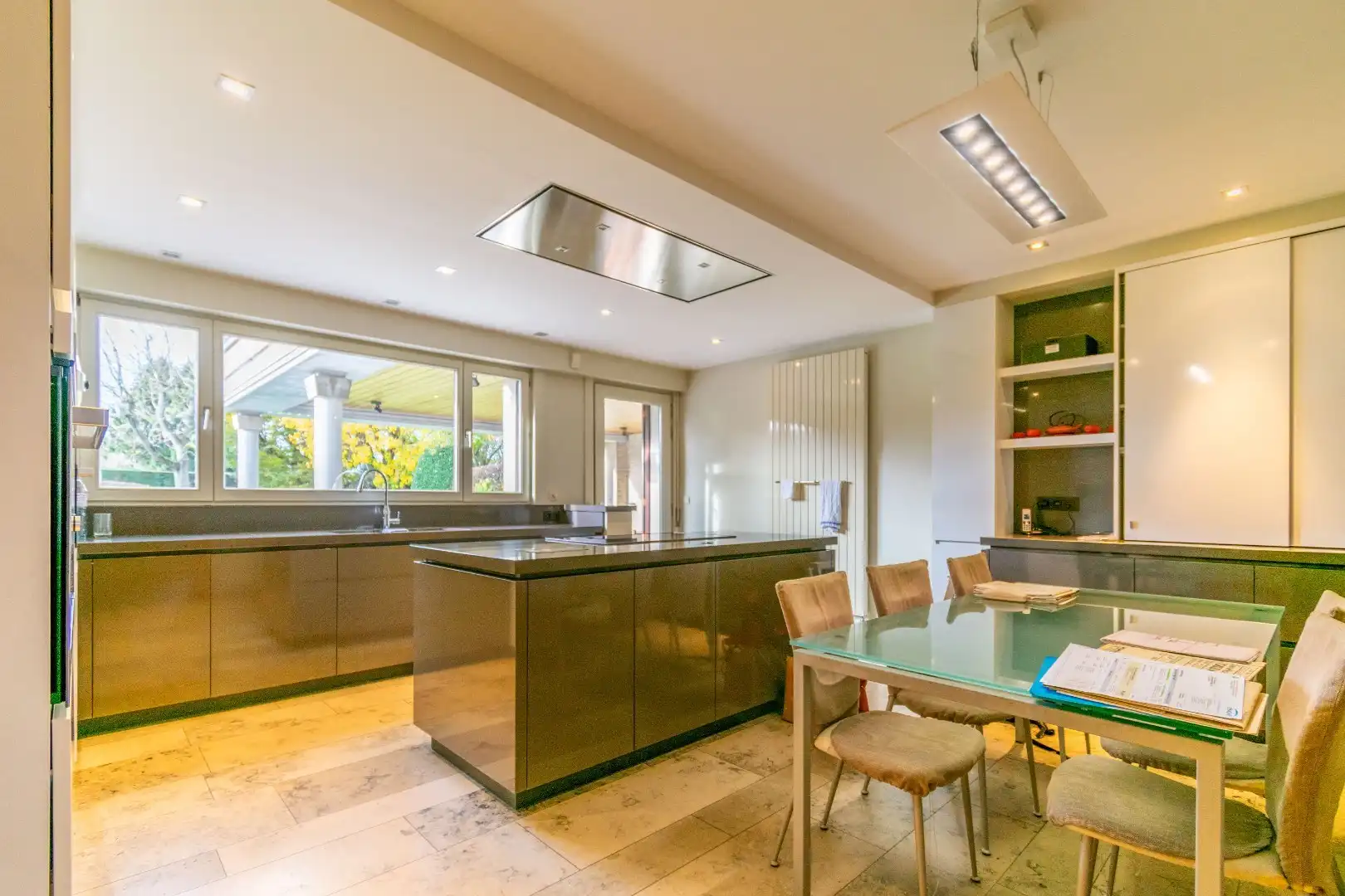 RUIME VILLA MET 6 SLAAPKAMERS OP PERCEEL 20ARE! foto 8