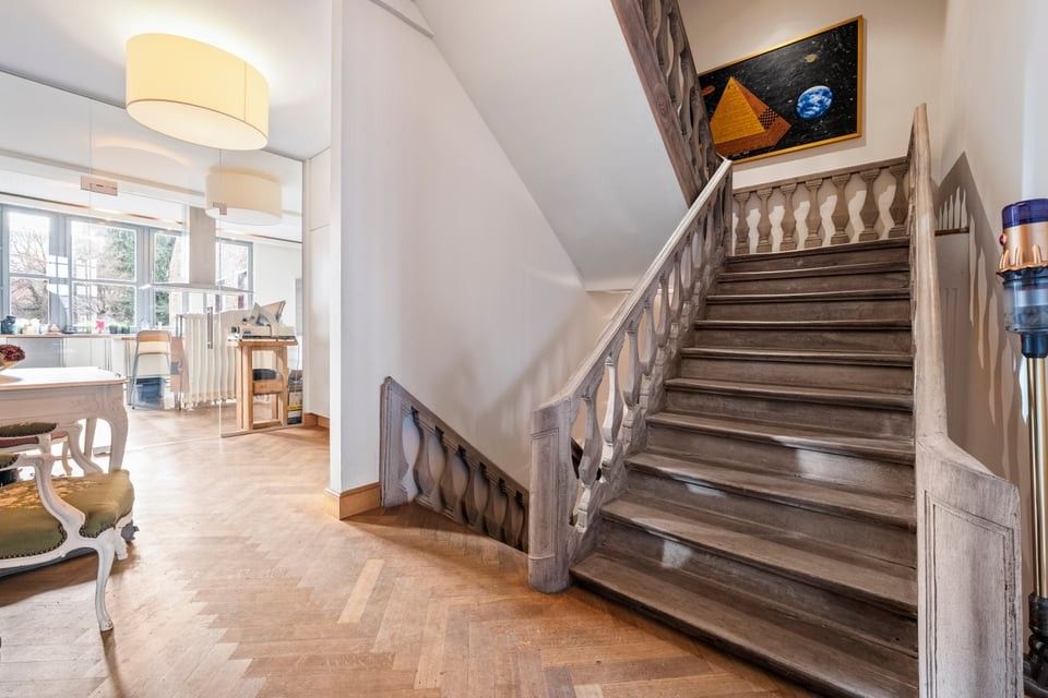 ICONISCH HANDELSPAND MET LUXUEUZE WOONST OP DE GROTE MARKT VAN SINT-TRUIDEN foto 53