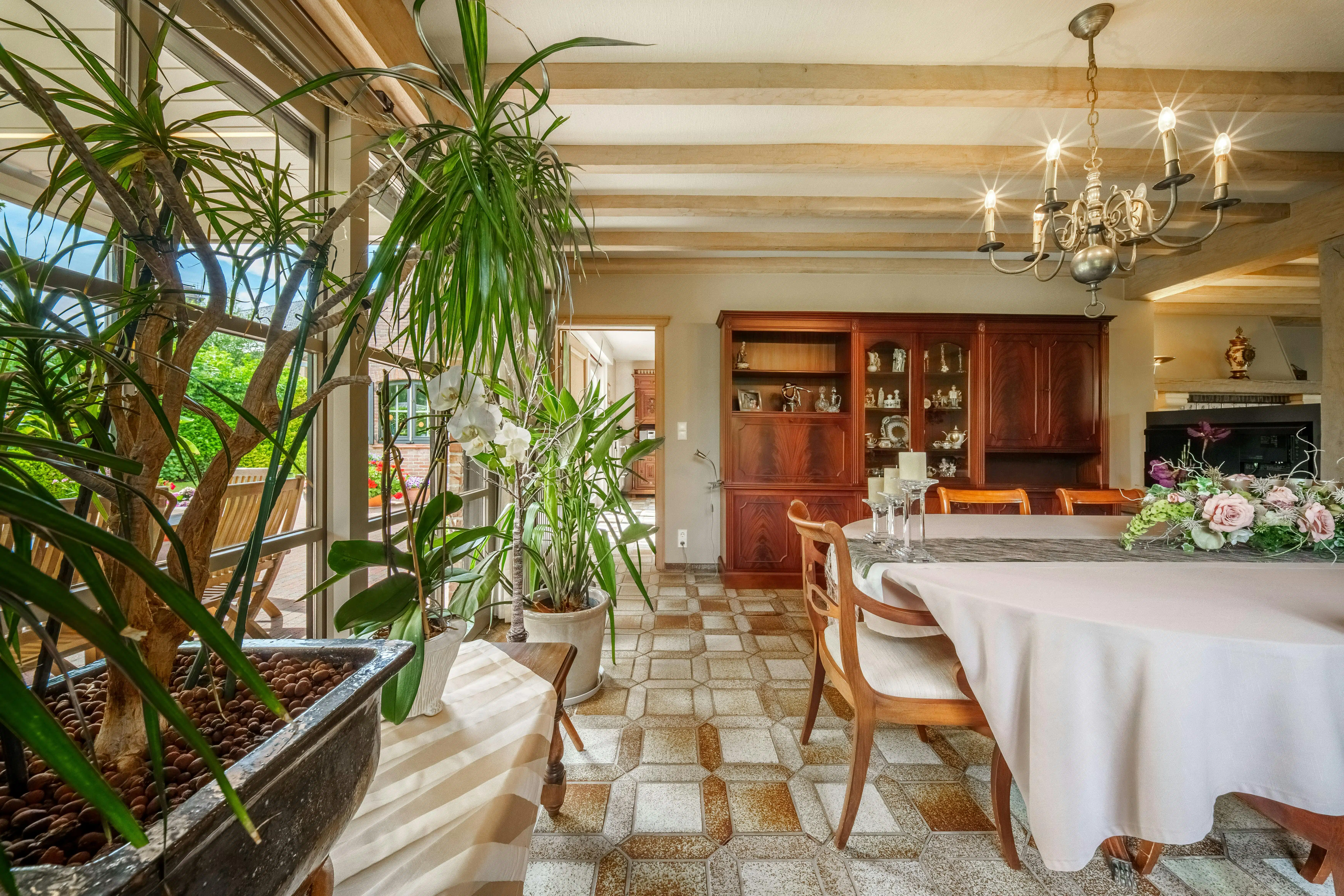 Karaktervol huis te koop in Merkem op 885m² foto 11