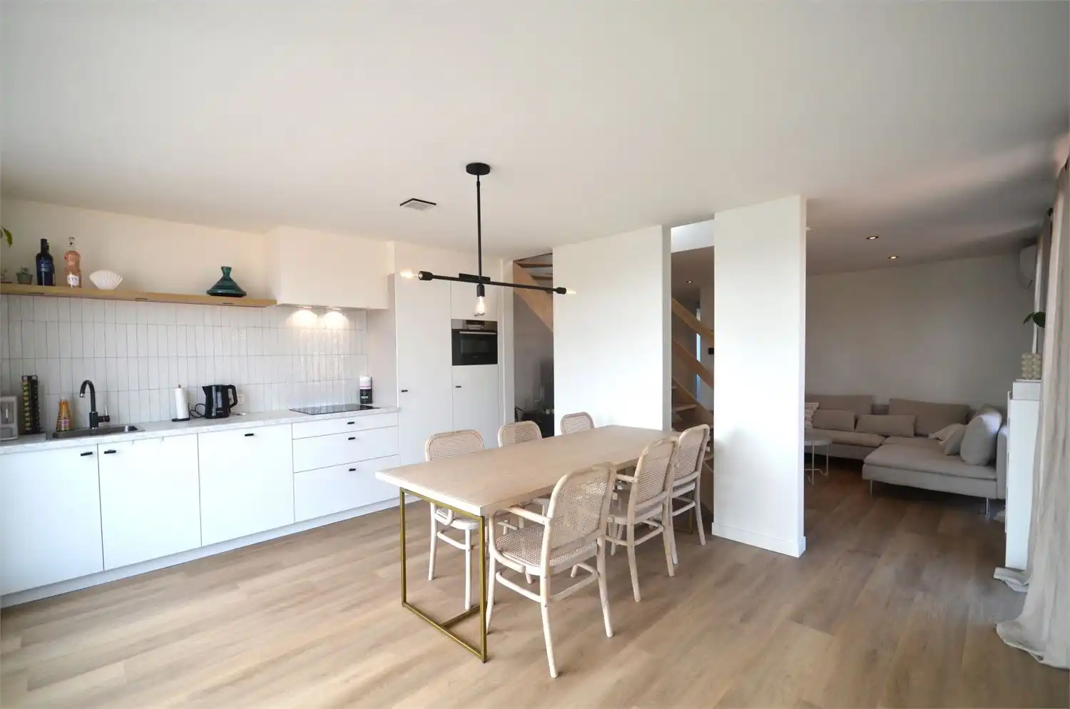 ENKEL AANMELDEN PER MAIL!! PRACHTIG EN RUIM DUPLEXAPPARTEMENT MET HEERLIJK TERRAS IN HET CENTRUM VAN HAMONT! foto 7