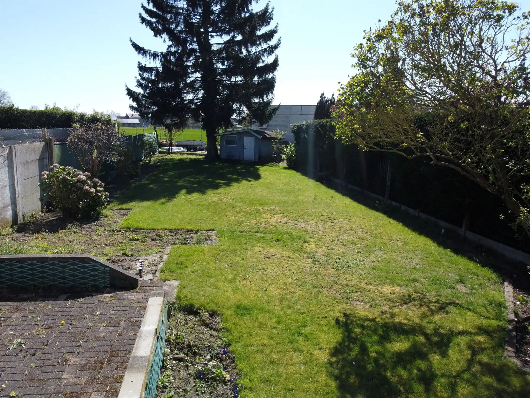 Op te frissen woning met 4 slaapkamers foto 2