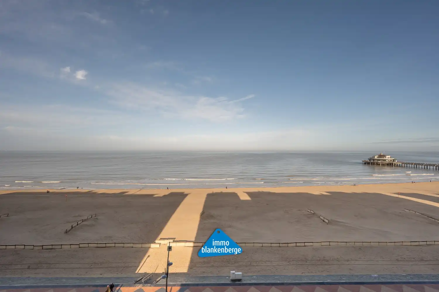 Mooie gemeubelde studio met slaaphoek in Residentie Strand op de Zeedijk foto 2