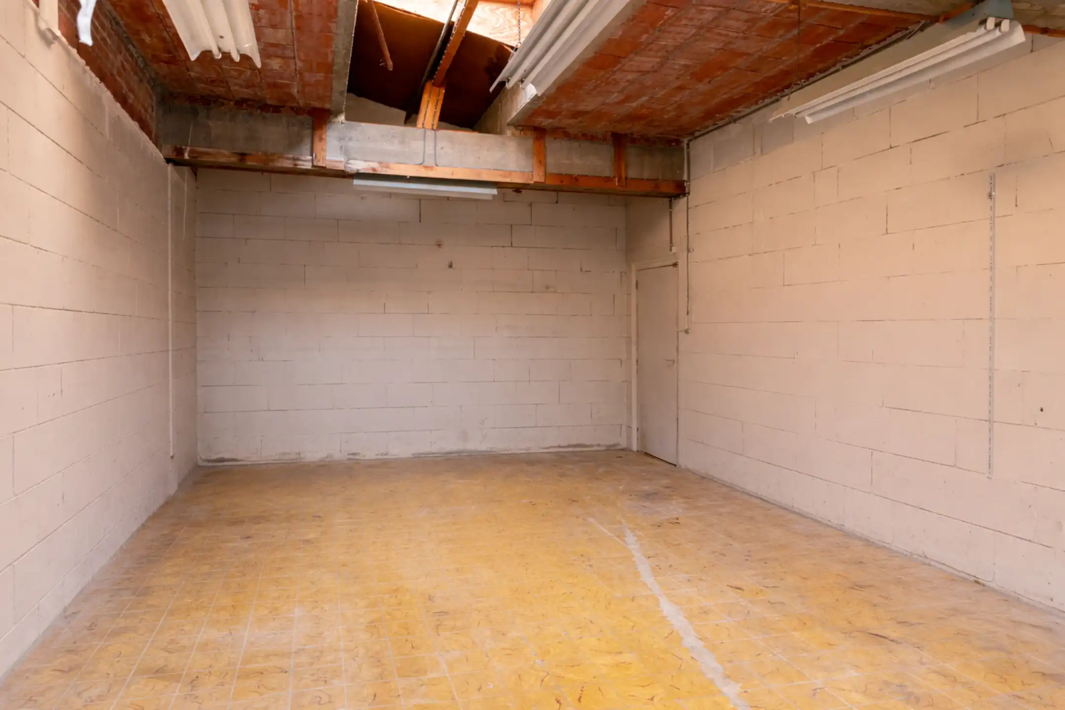 Handelspand met stockageruimte gelegen in het centrum van Bornem foto 18