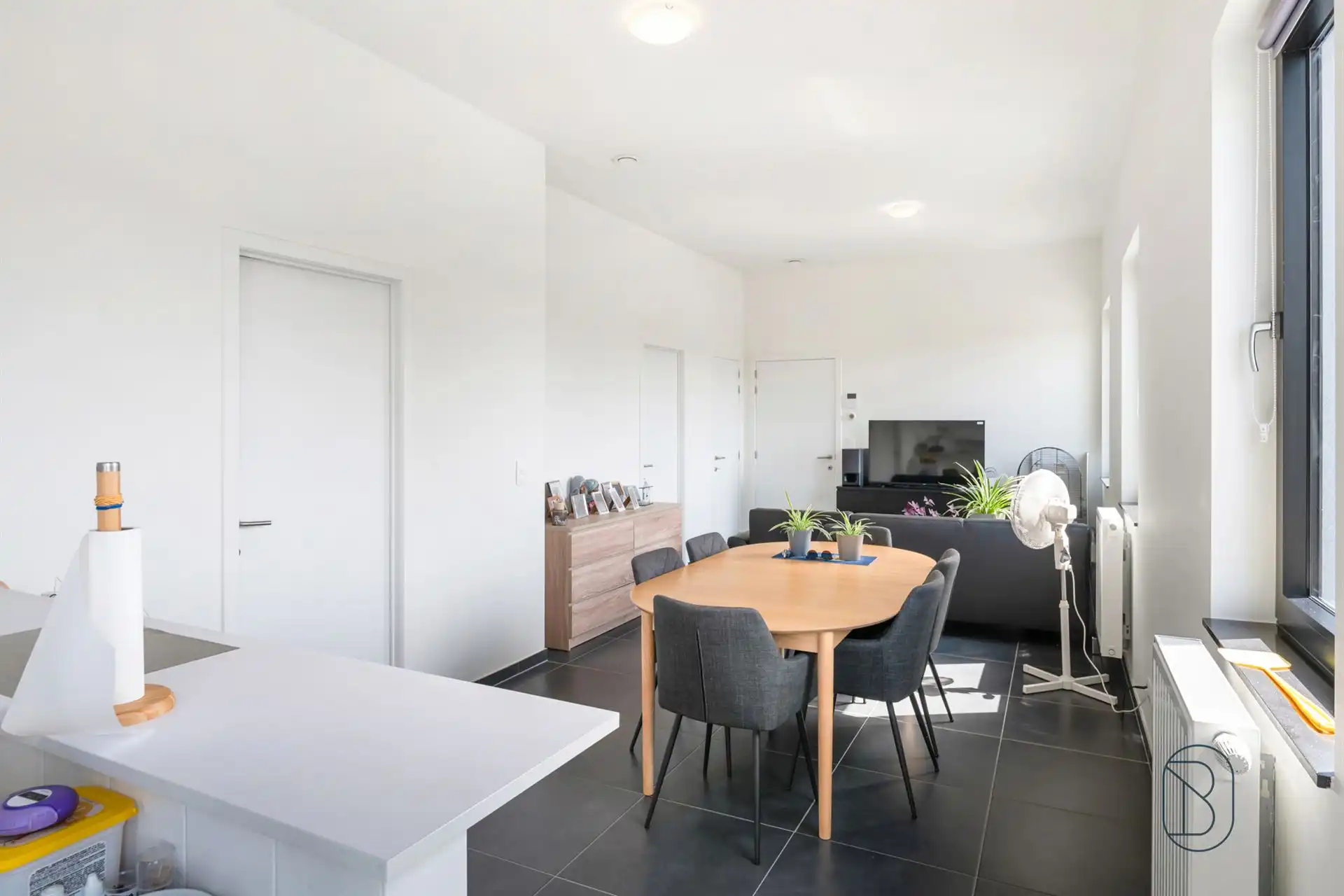 Recent appartement met 2 slaapkamers en terras! foto 5