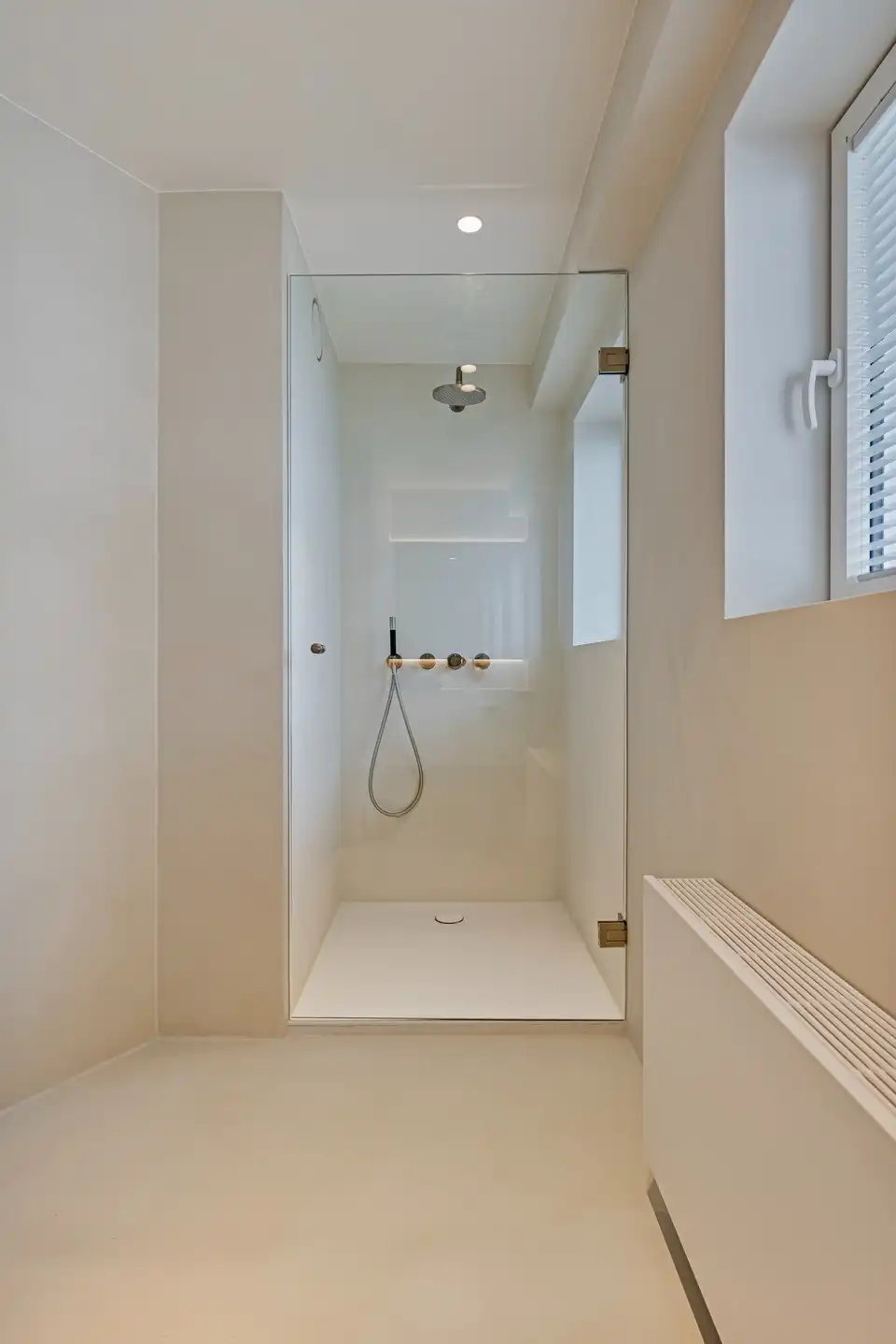 Exclusieve, volledig gerenoveerde hoekvilla met adembenemend zeezicht aan de Zeedijk. foto 24