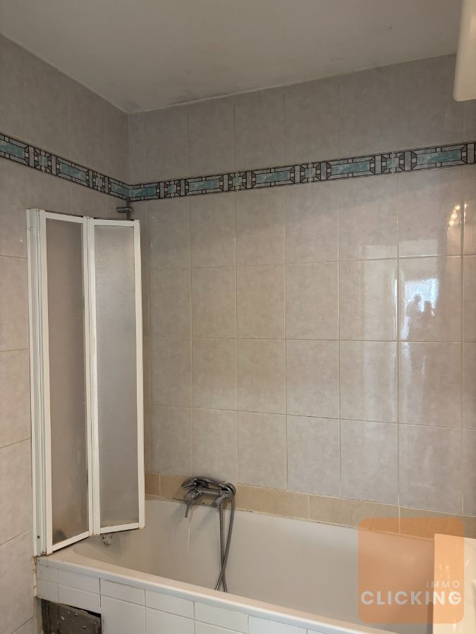 Lichtrijk 2 slaapkamer appartement met terras foto 15