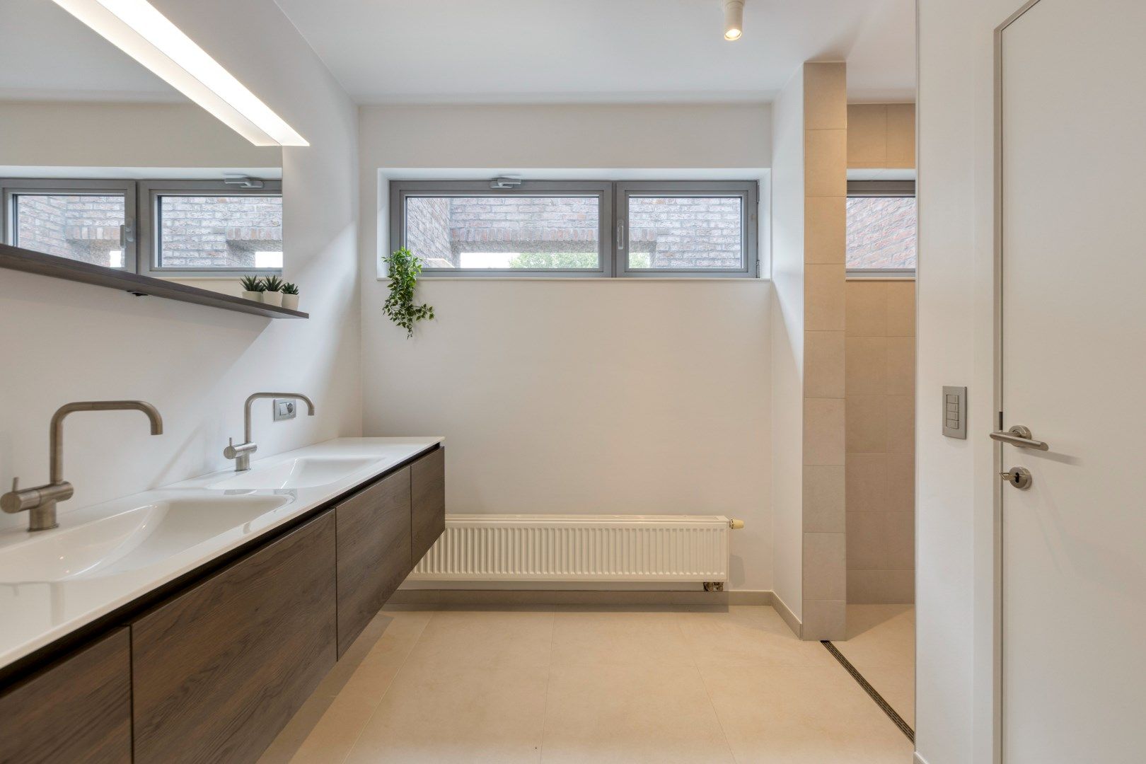 Moderne, instapklare gezinswoning met 3 slpks in een doodlopende straat te Mol-Donk !  foto 20