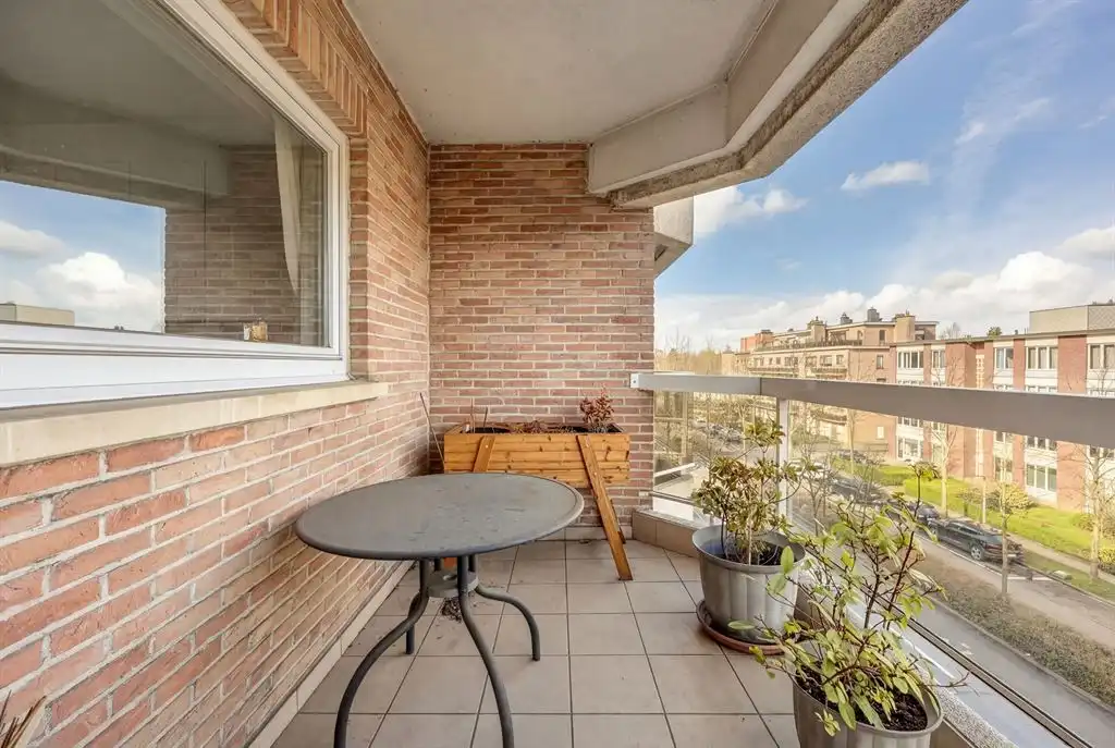 Groot hoekappartement met bijzonder veel lichtinval op de 3e verdieping foto 23