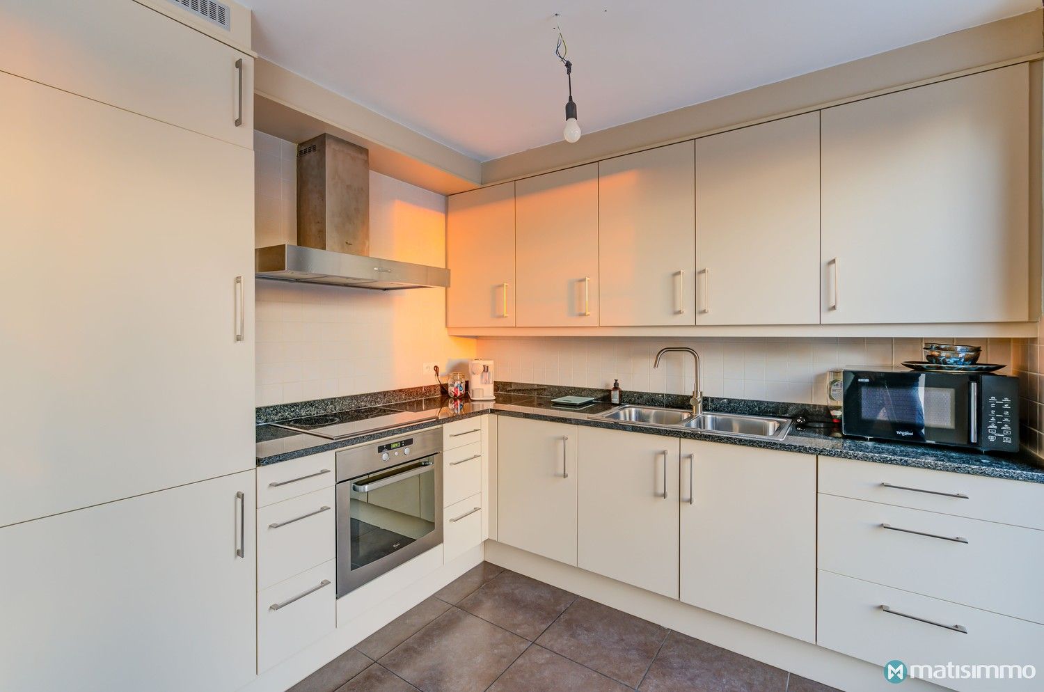 DUPLEXAPPARTEMENT MET 2 SLAAPKAMERS, 2 PARKEERPLAATSEN EN ZONNEPANELEN TE GROTE-SPOUWEN foto 6