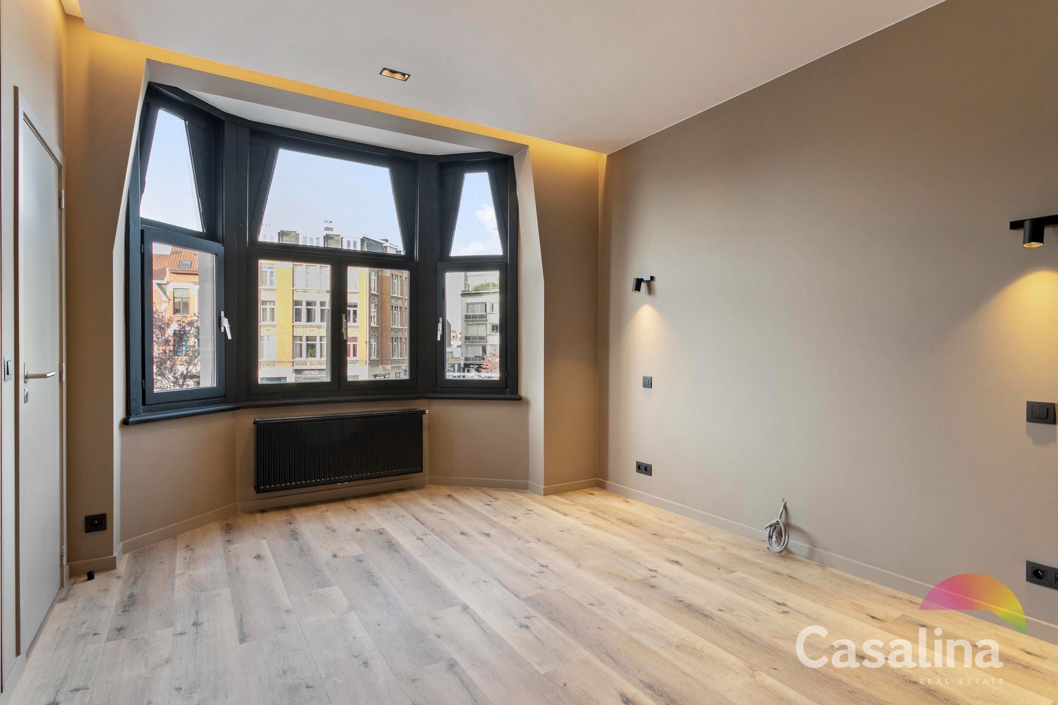 Prachtig high-end renovatieproject - 1 slpk met groot terras foto 12