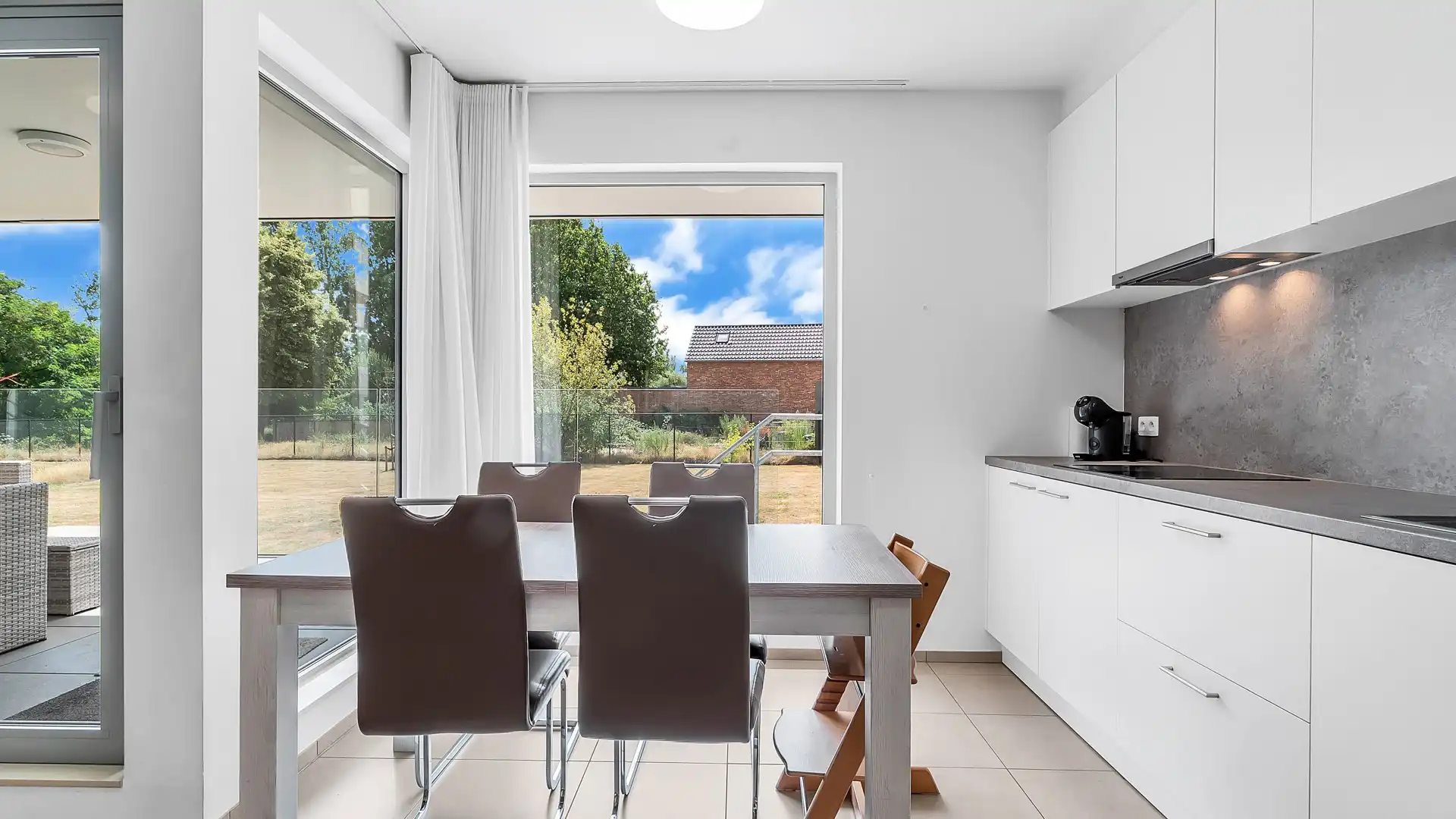 Instapklaar en energiezuinig appartement met 2 slaapkamers en 2 ondergrondse autostaanplaatsen foto 7