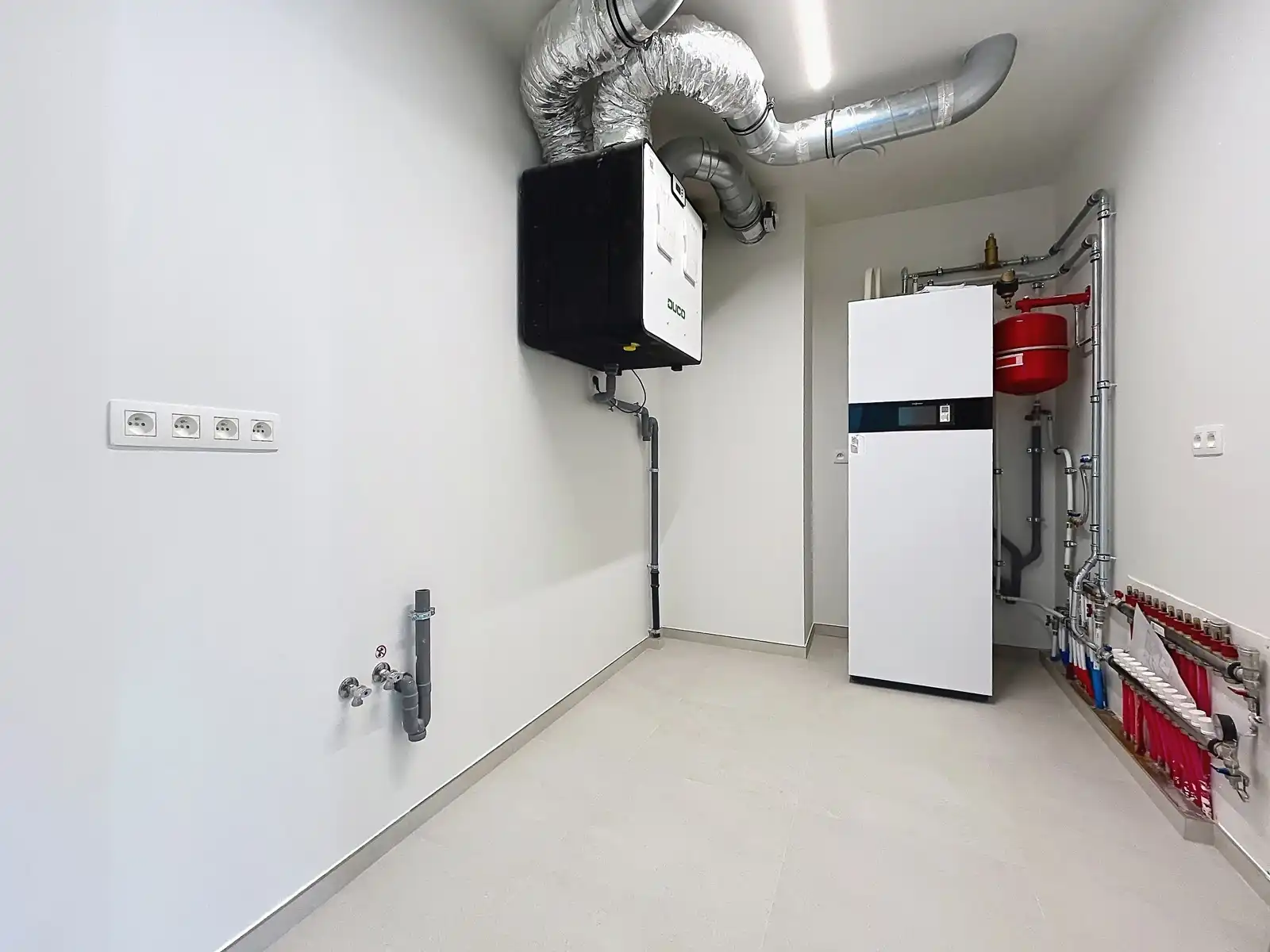 Nieuwbouw 1slaapkamer appartement met terras foto 21