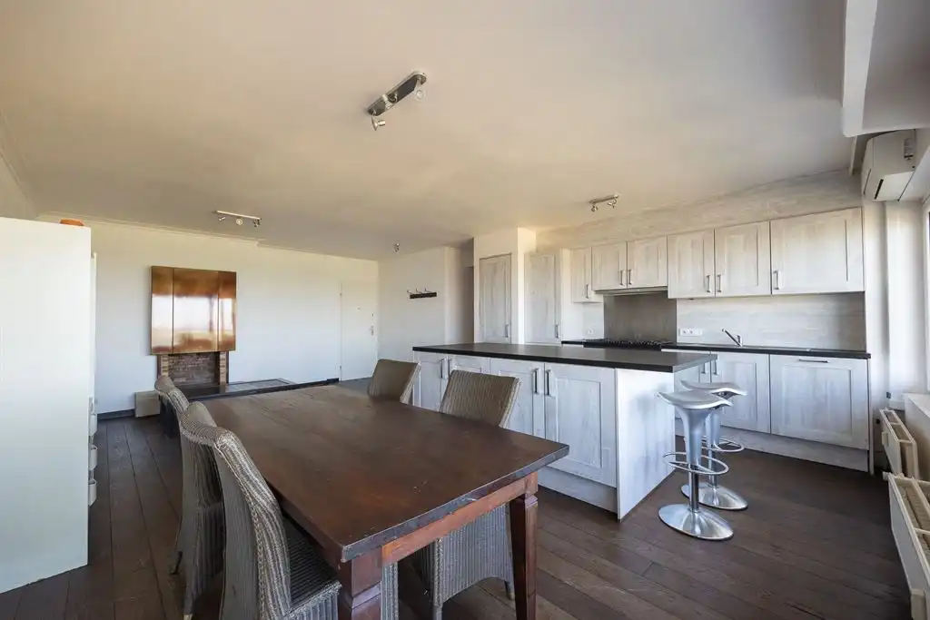 Lichtrijk appartement met 2 slaapkamers en zicht op Vlinderpaleis foto 5