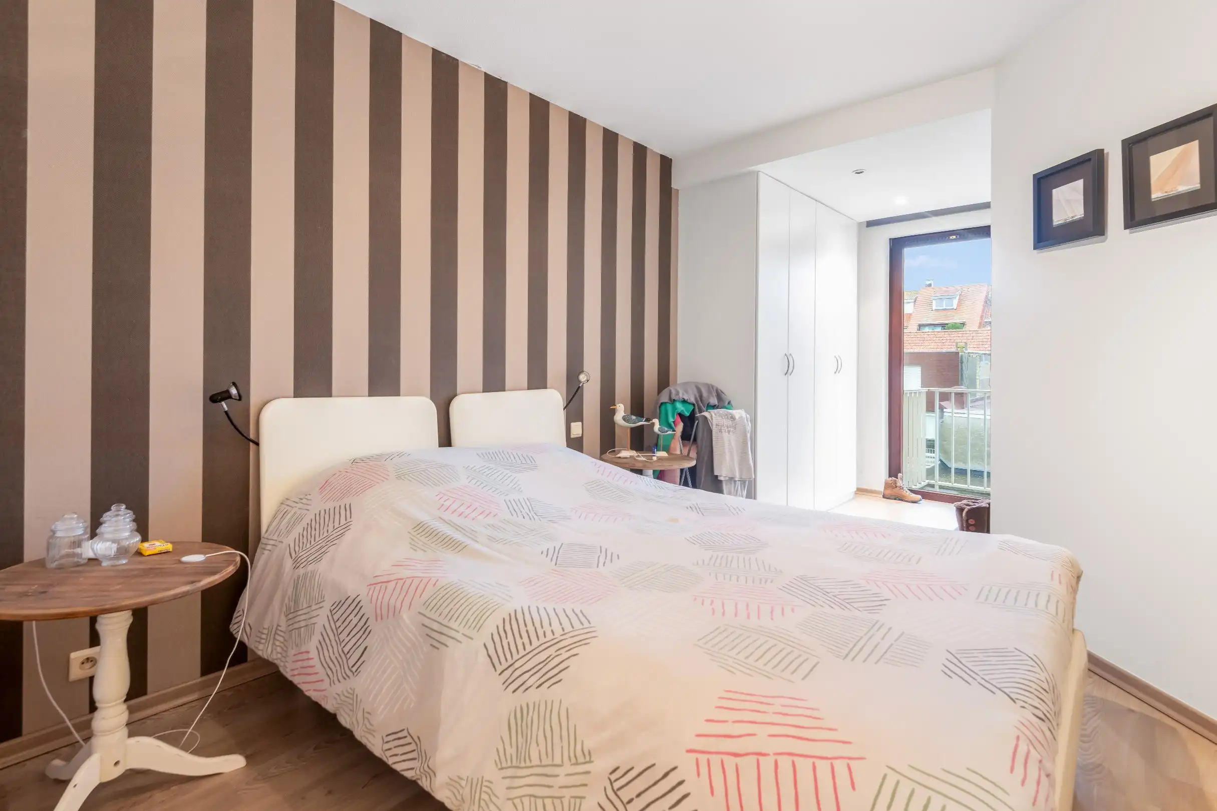 Zonnig en goed onderhouden gemeubeld app. vlakbij de Dumortierlaan foto 10