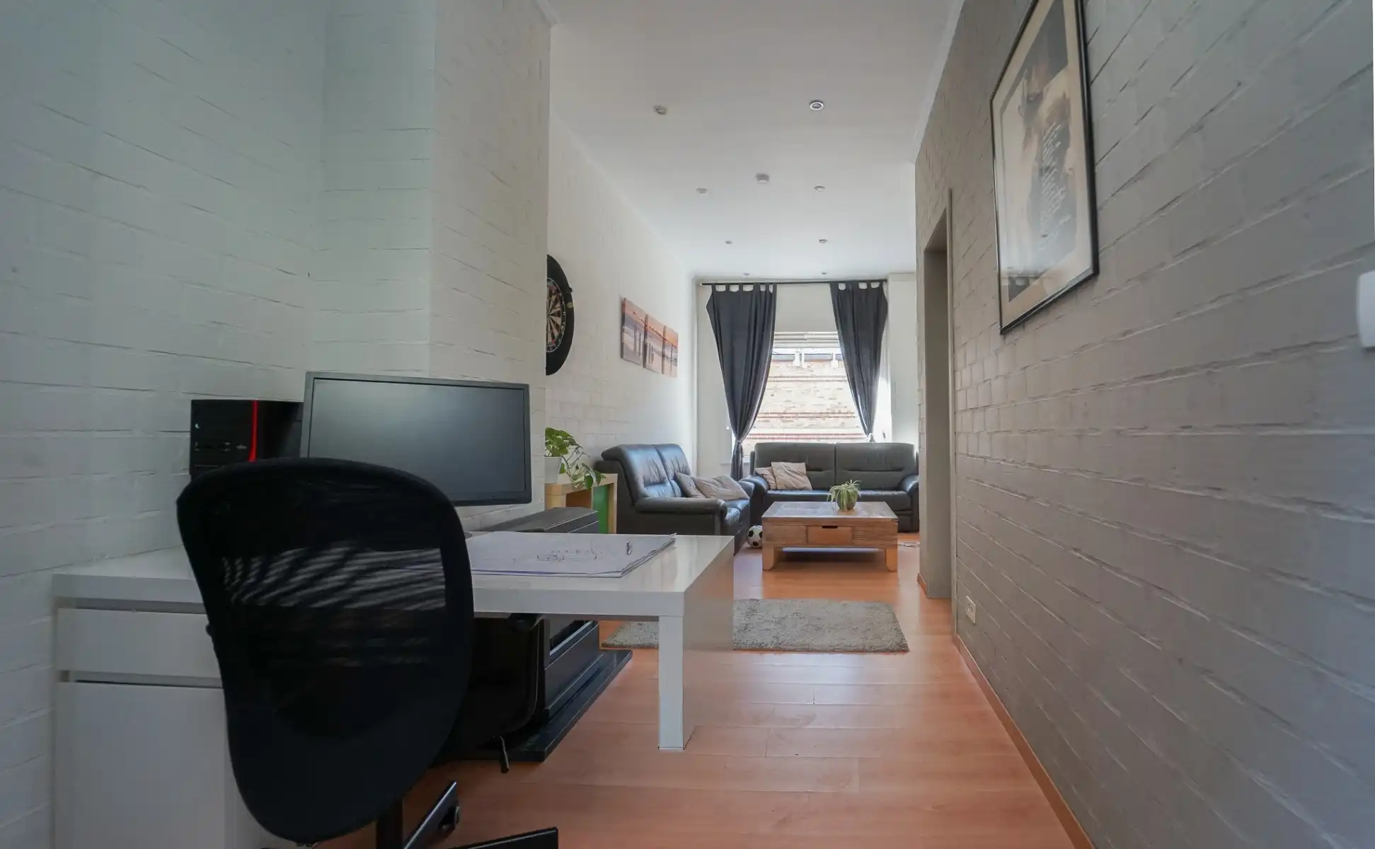 Instapklare rijwoning met 4 slaapkamers! foto 2