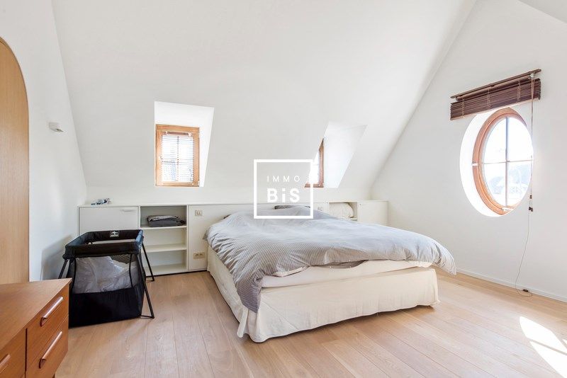 Exclusieve instapklare villa in het Zoute met zonnige tuin foto 23