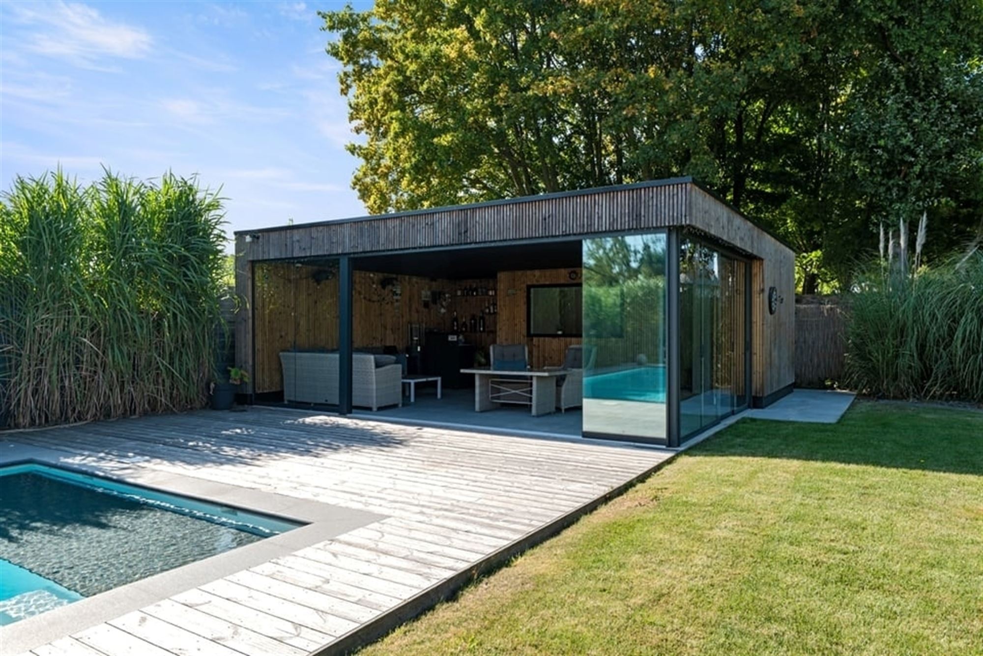 PRACHTIGE GEZINSWONING MET ZWEMBAD EN POOLHOUSE IN SINT-TRUIDEN  foto 45