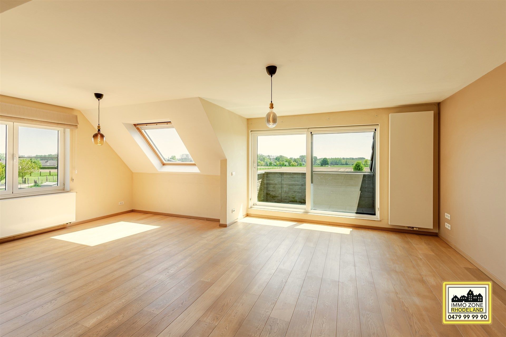 Ruime duplex met 3 slaapkamers met terras.  foto 3