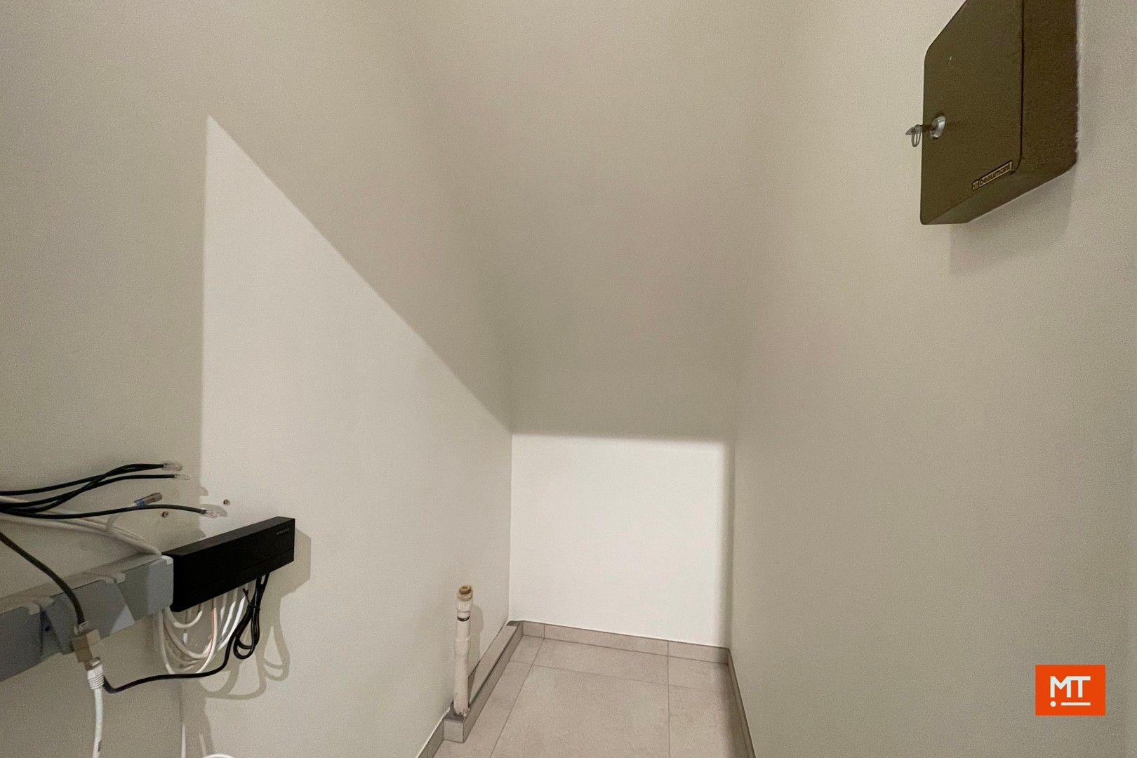 Gelijkvloers appartement met 2 slaapkamers en garage foto 12