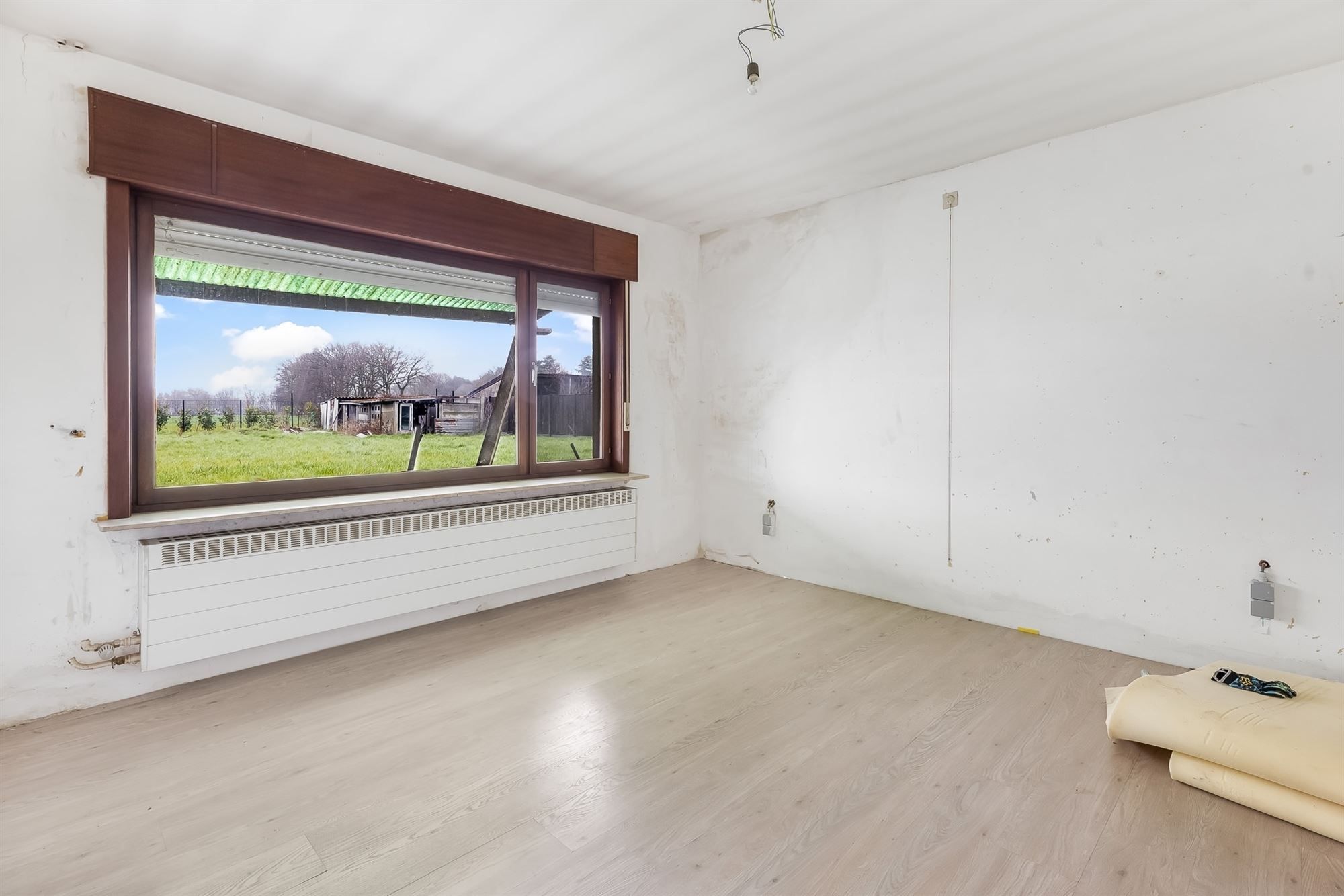 FANTASTISCH GELEGEN, DEELS GERENOVEERDEWONING OP 1817M2! foto 18