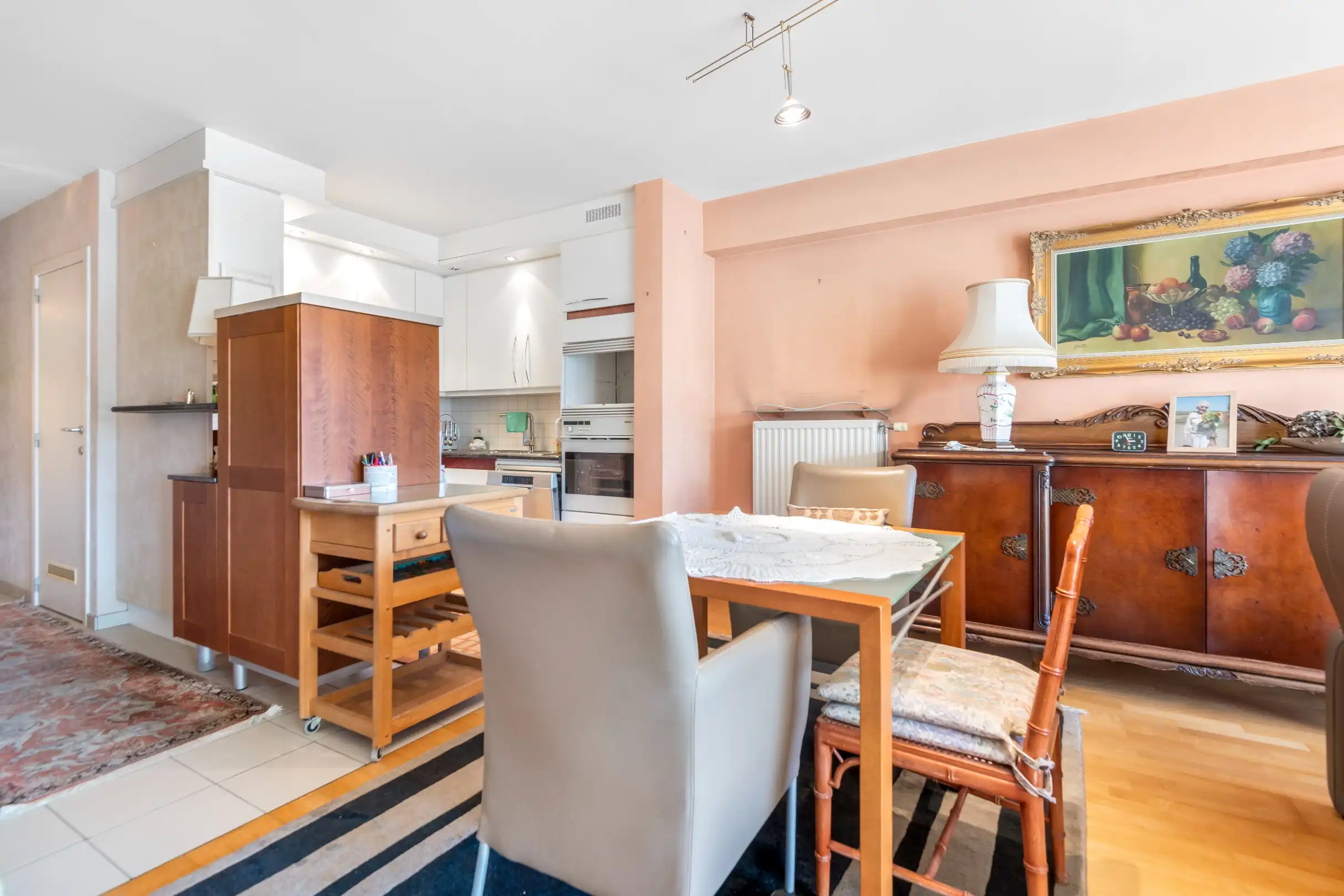 Centraal gelegen appartement aan de zonnekant van de Lippenslaan met twee slaapkamers.  foto 6