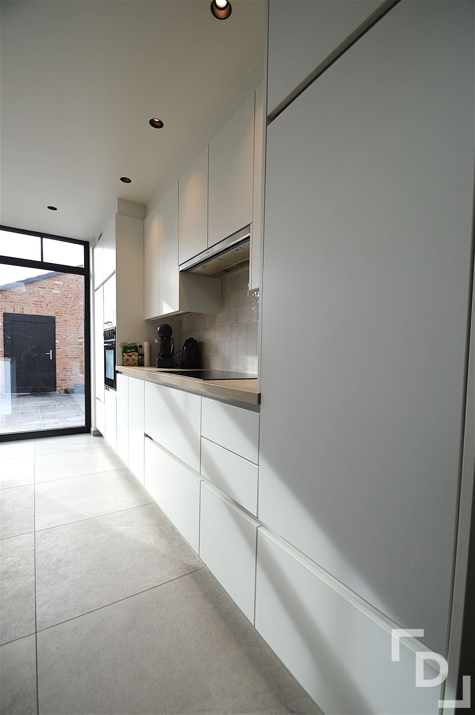 Gerenoveerde woning met 3 slaapkamers en fietsenberging.  foto 4